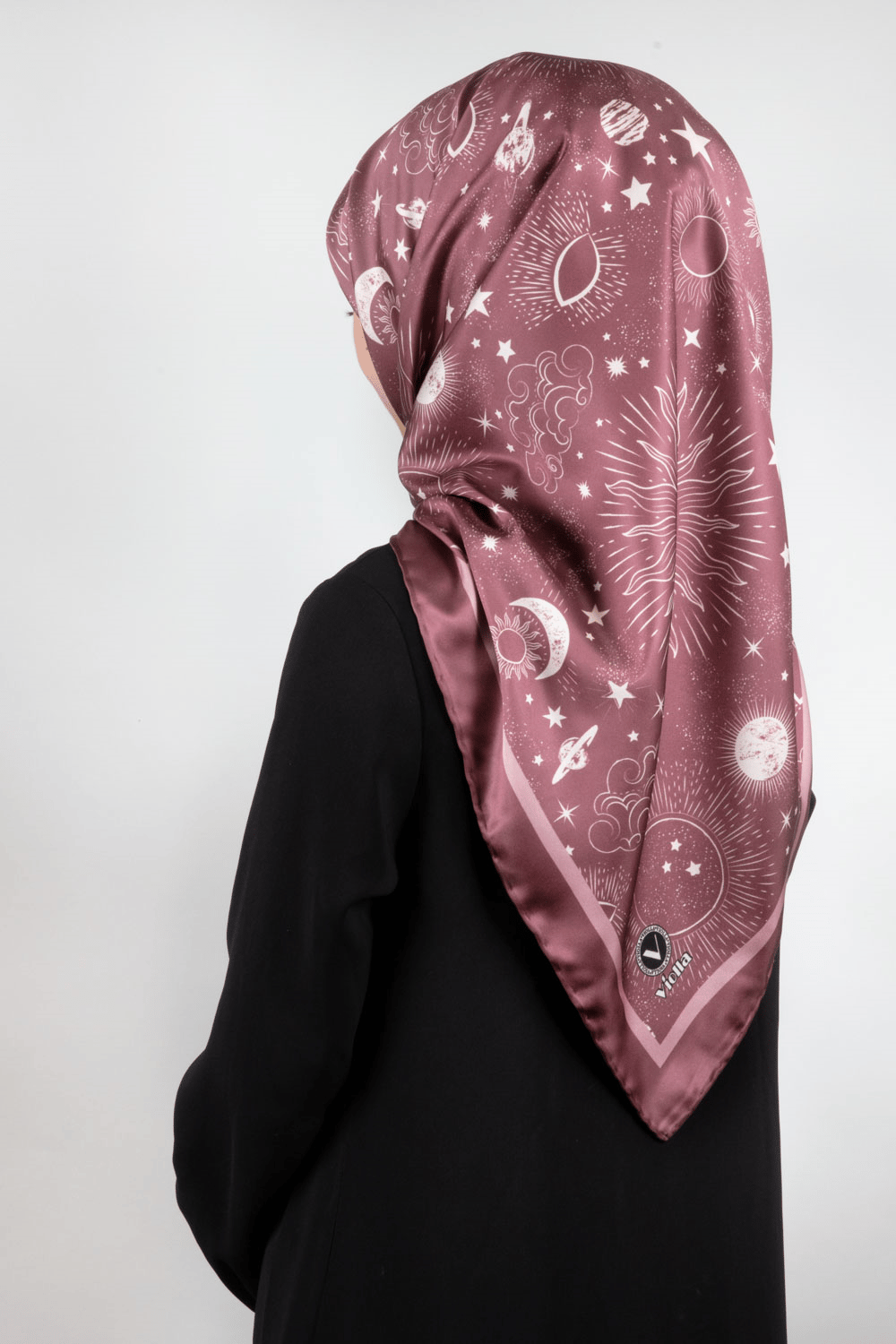 Twill Galaksi Desenli Gül Kurusu Renkli 90x90 Eşarp (İpek İçermez) Dikim Şekli : El Dikişi
