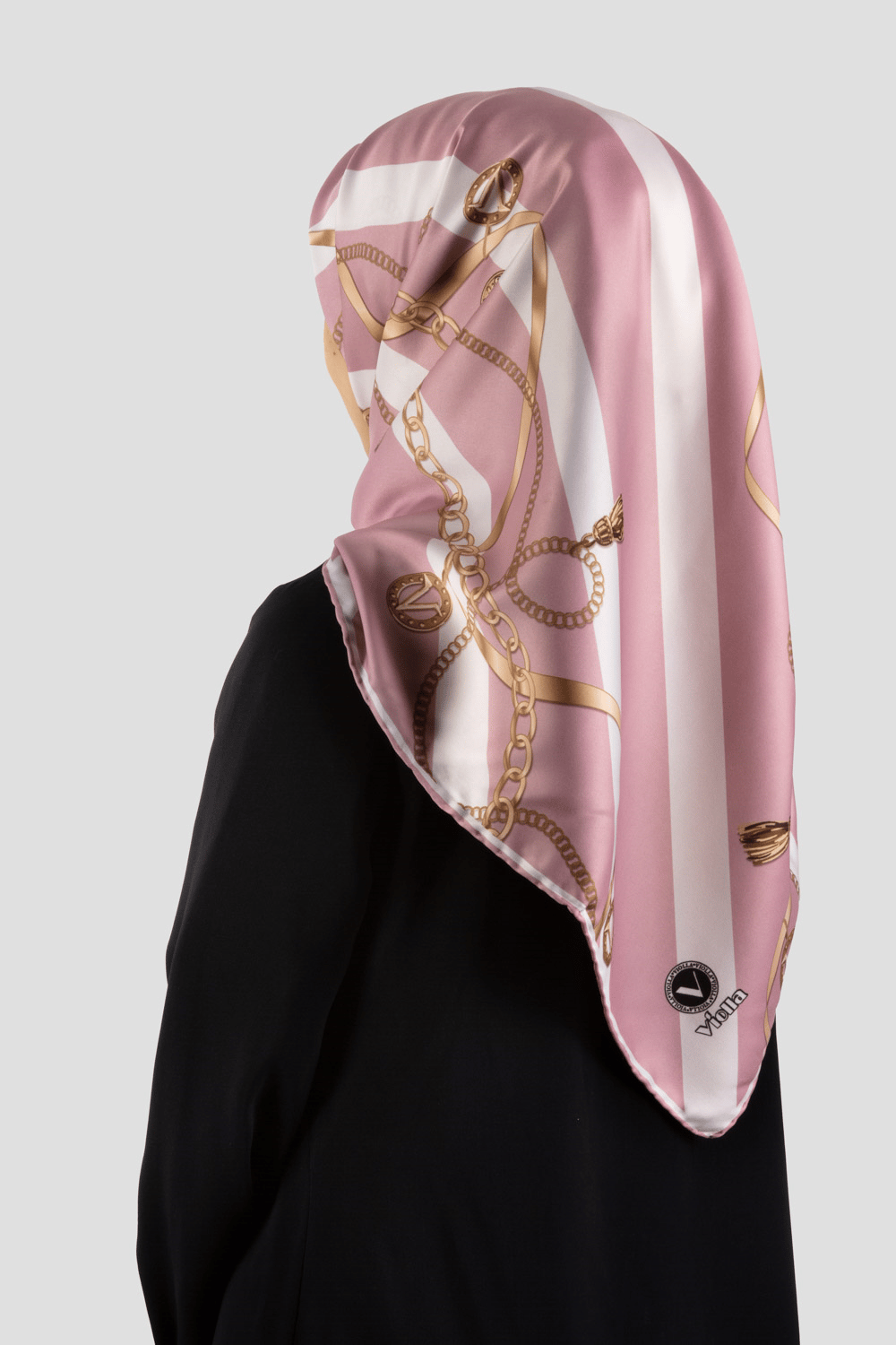 Twill Çizgili Kemer ve Zinci Desenli Pudra Renkli 90x90 Eşarp (İpek İçermez) Kenar Dikiş Şekli El Dikişli