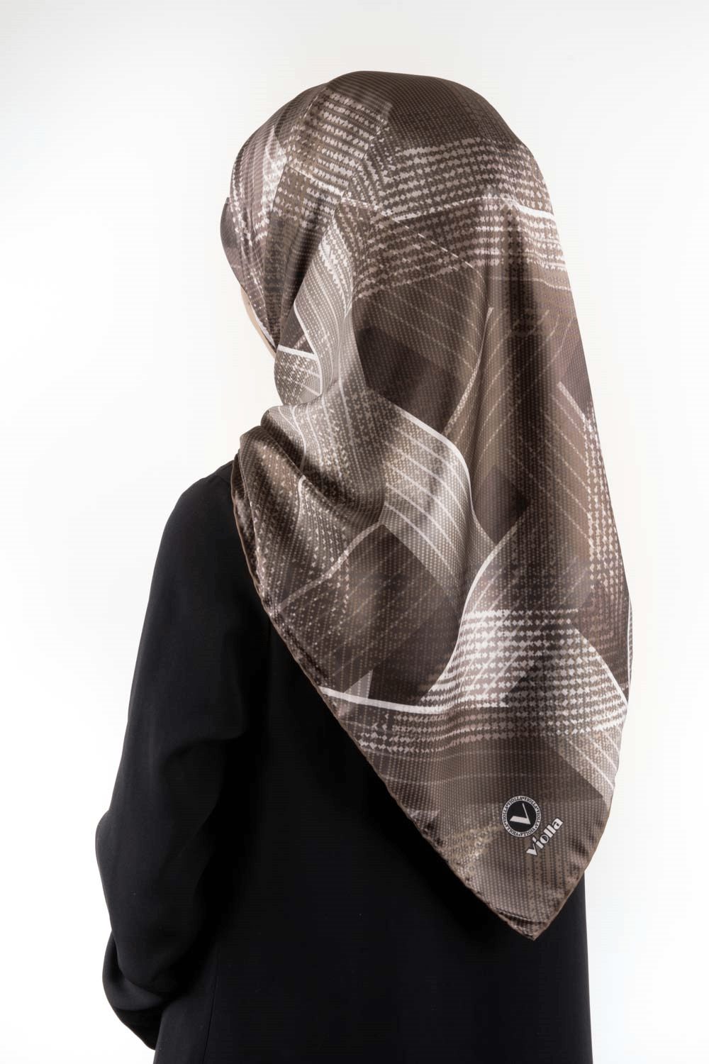 Twill Dokulu Geometrik Desenli Bej  Renkli 90x90 Eşarp (İpek İçermez) Kenar Dikiş Şekli El Dikişli