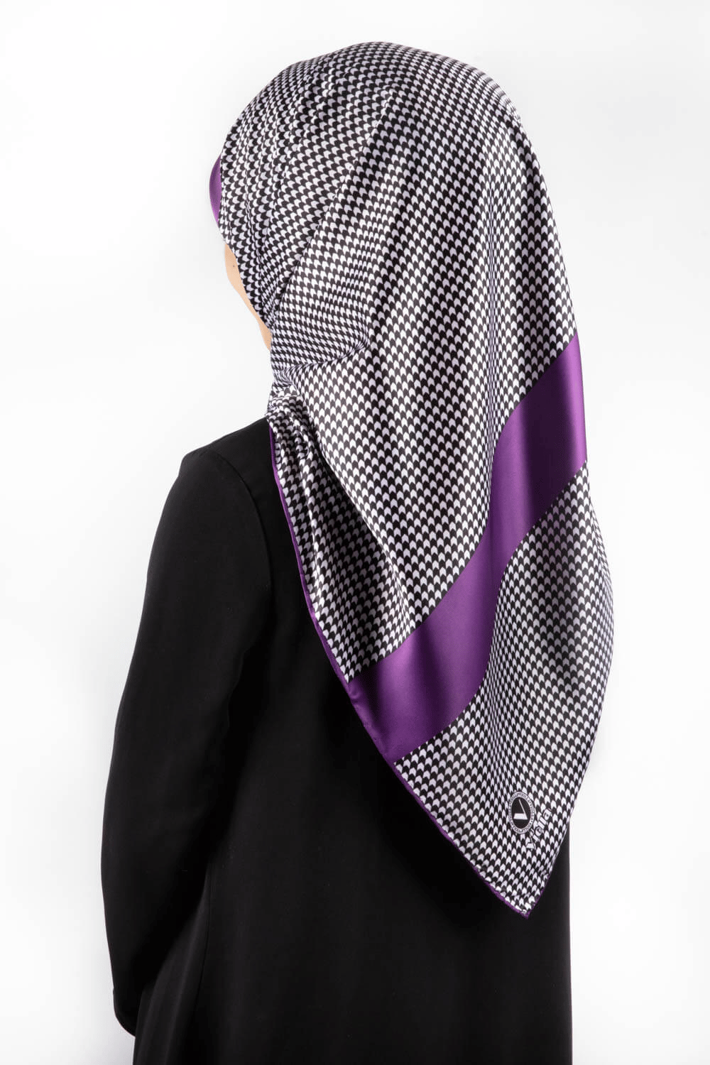 Twill Kazayaklı Şerit Desenli Mor Renkli 90x90 Eşarp (İpek İçermez) Dikim Şekli : El Dikişi
