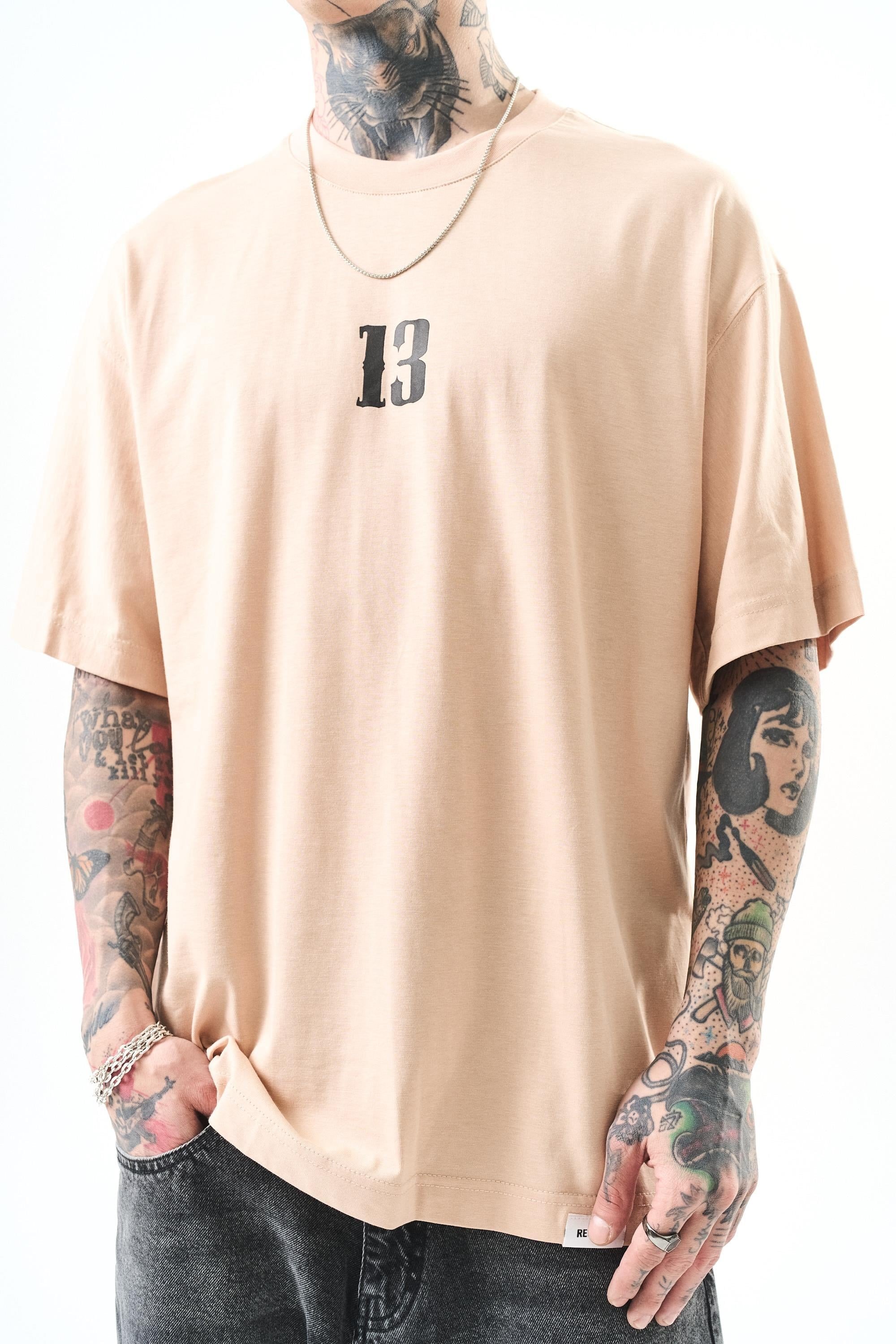 erkek-13-baskili-oversize-t-shirt-bej-90186d.jpg