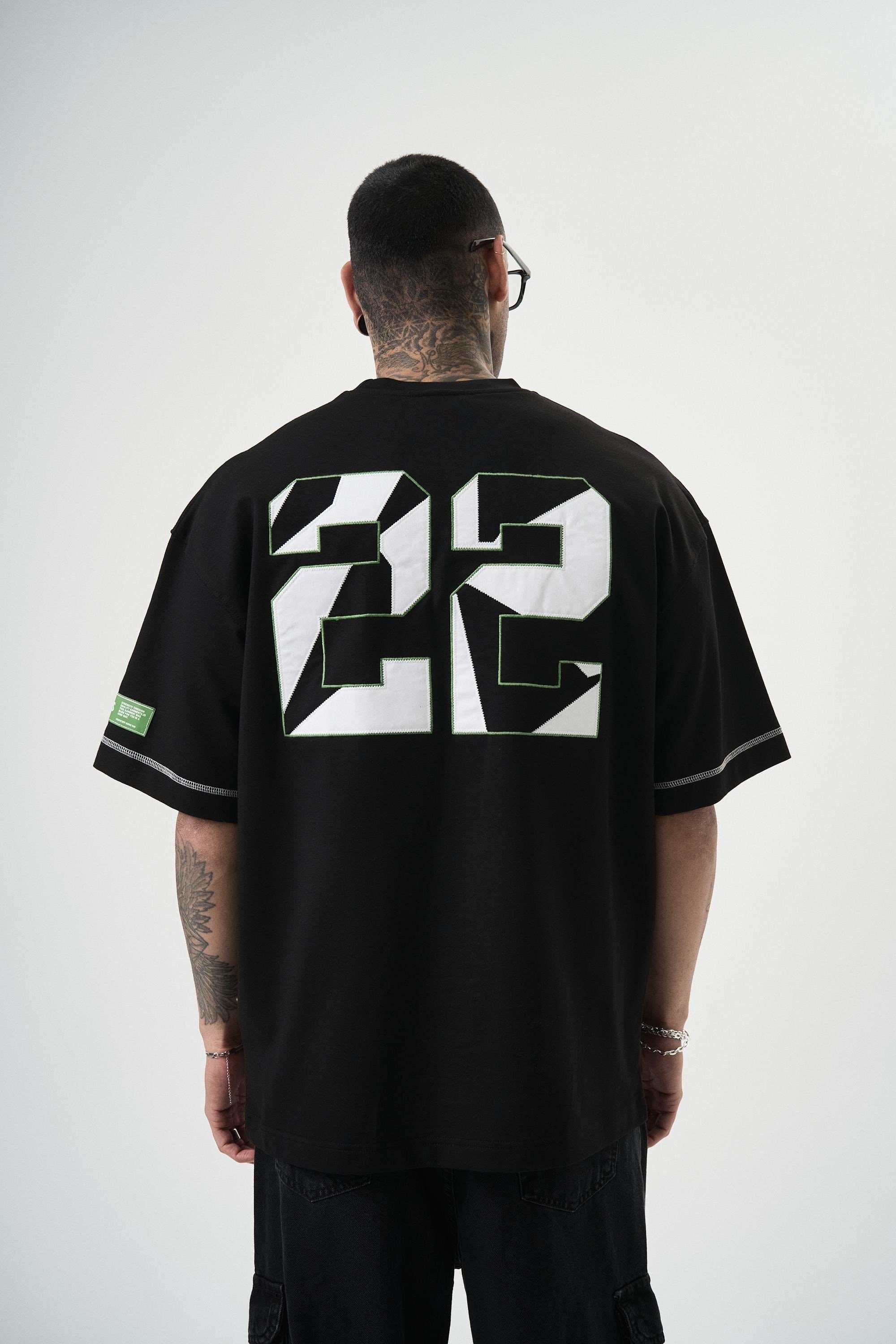 erkek-22-yazili-nakisli-oversize-t-shi-2175-4.jpg