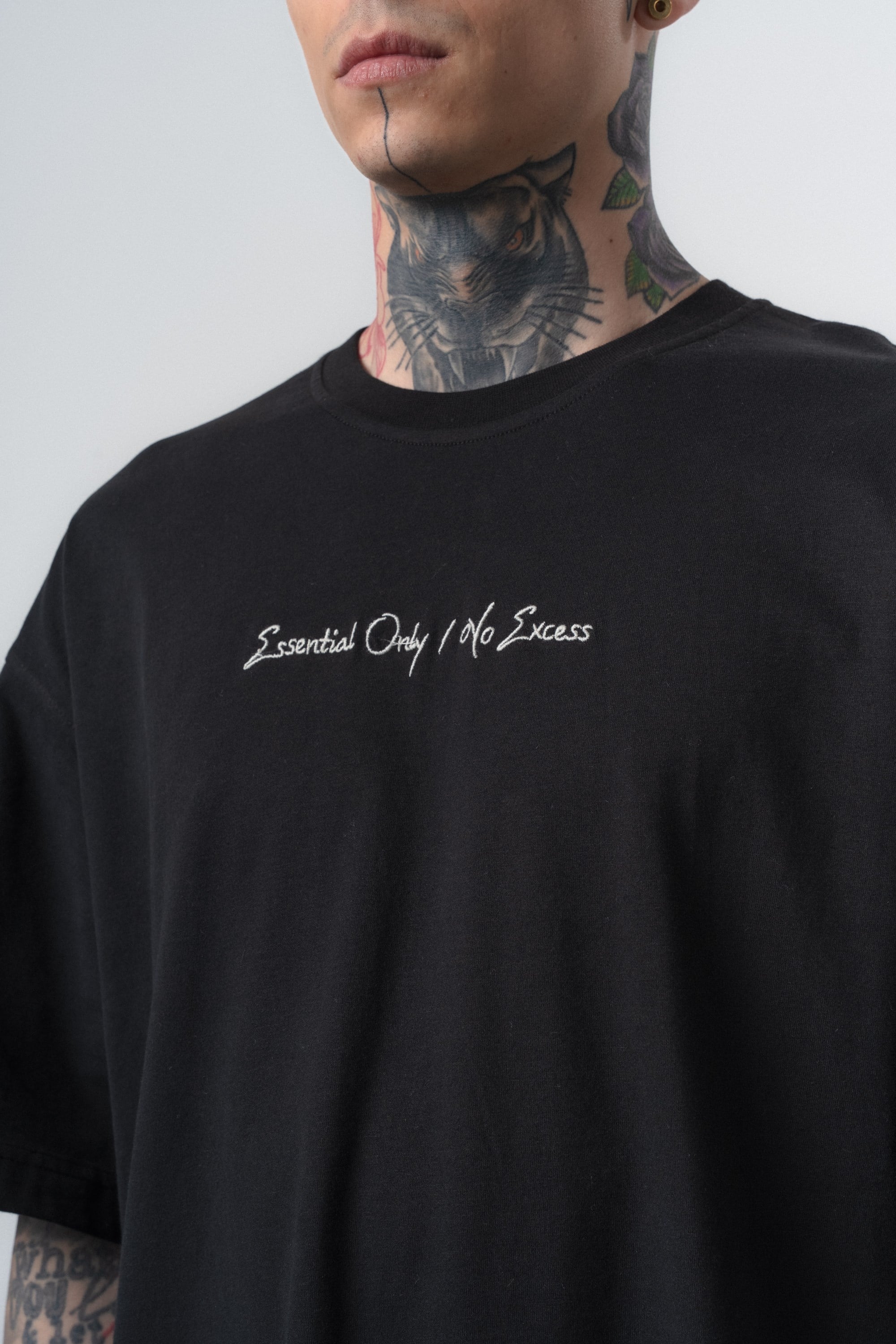 Erkek Essential Nakış Detaylı Oversize T-Shirt Siyah