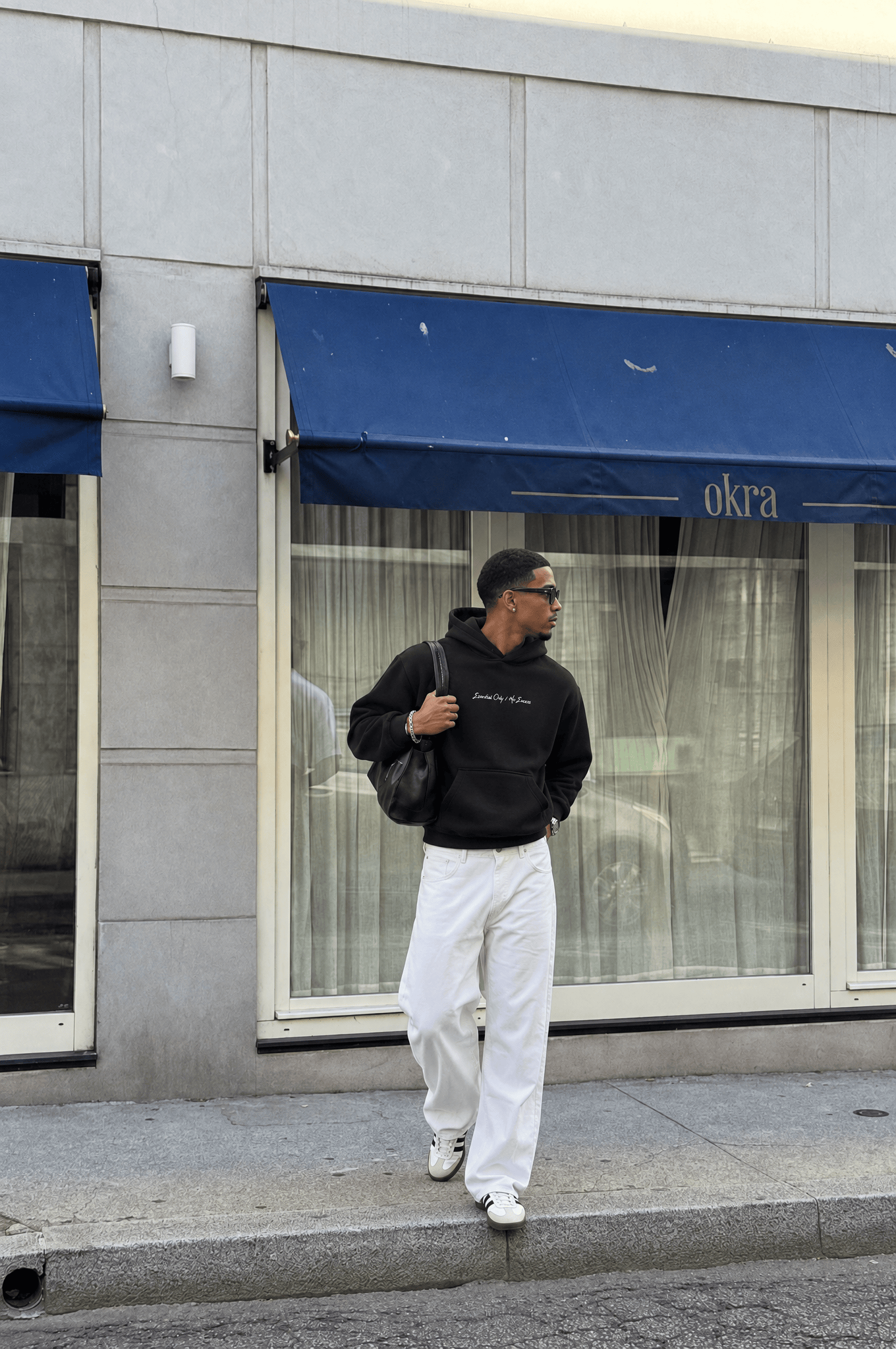 Erkek Essentials Nakışlı Oversize Hoodie Siyah