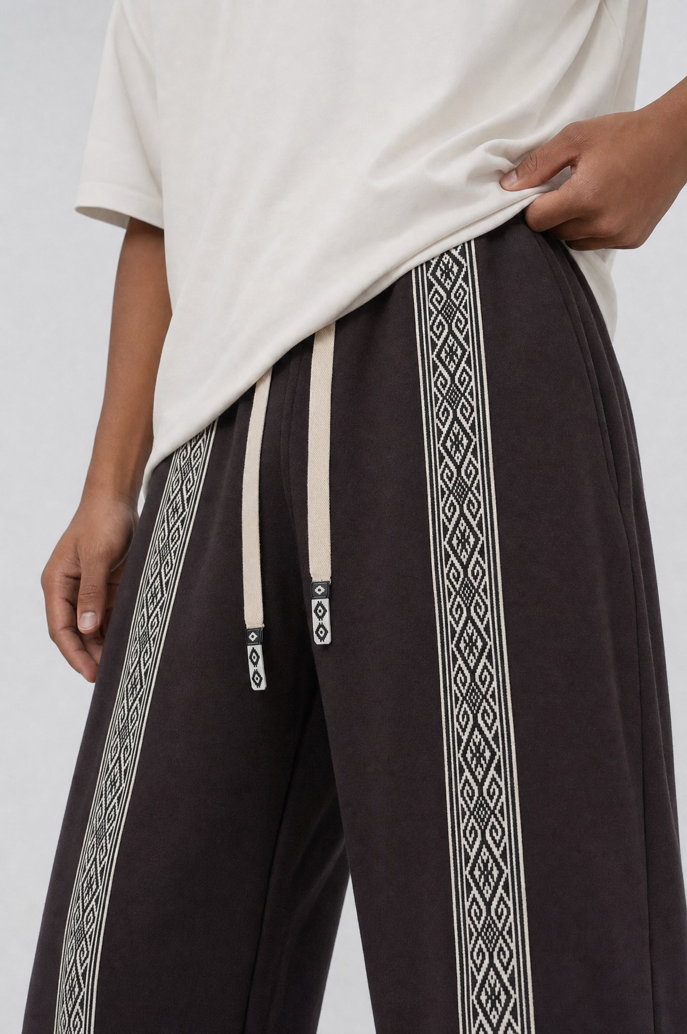 Erkek Etnik Şerit Detaylı Doubleface Baggy Eşofman Altı Kahve