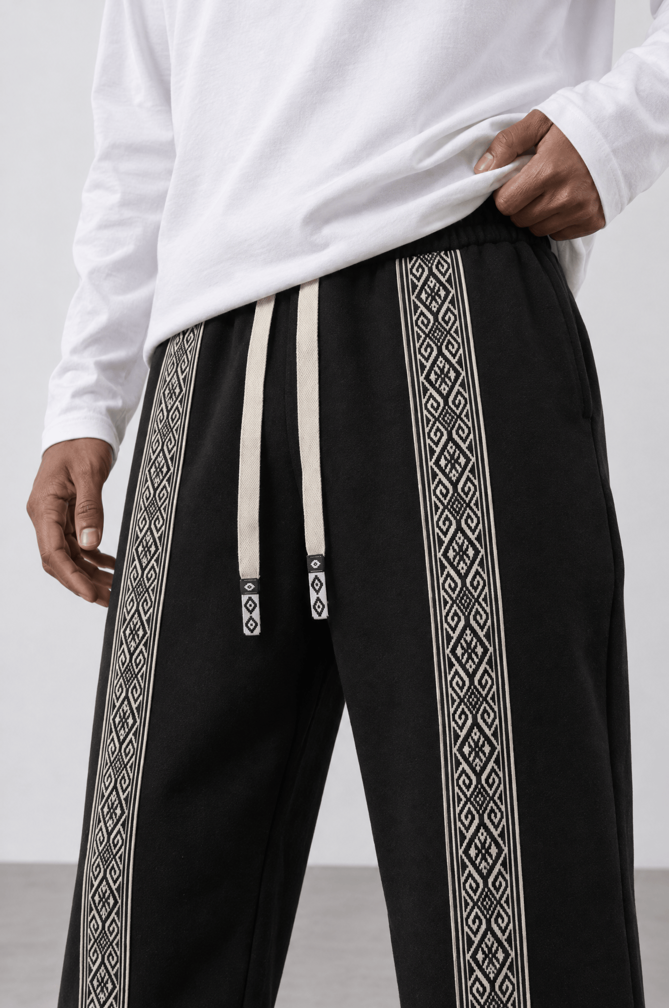 Erkek Etnik Şerit Detaylı Doubleface Baggy Eşofman Altı Siyah