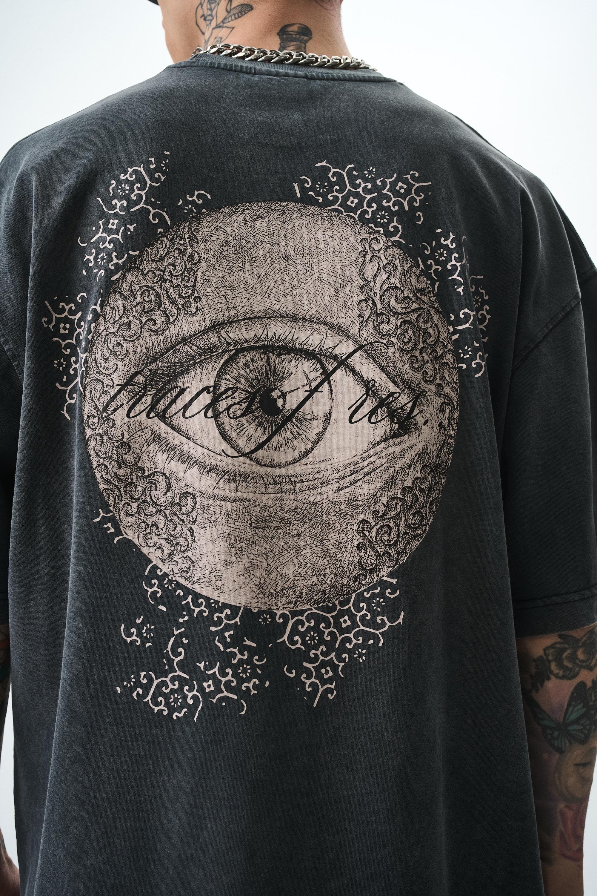 erkek-eyes-baskili-yikamali-oversize-t-863-5a.jpg