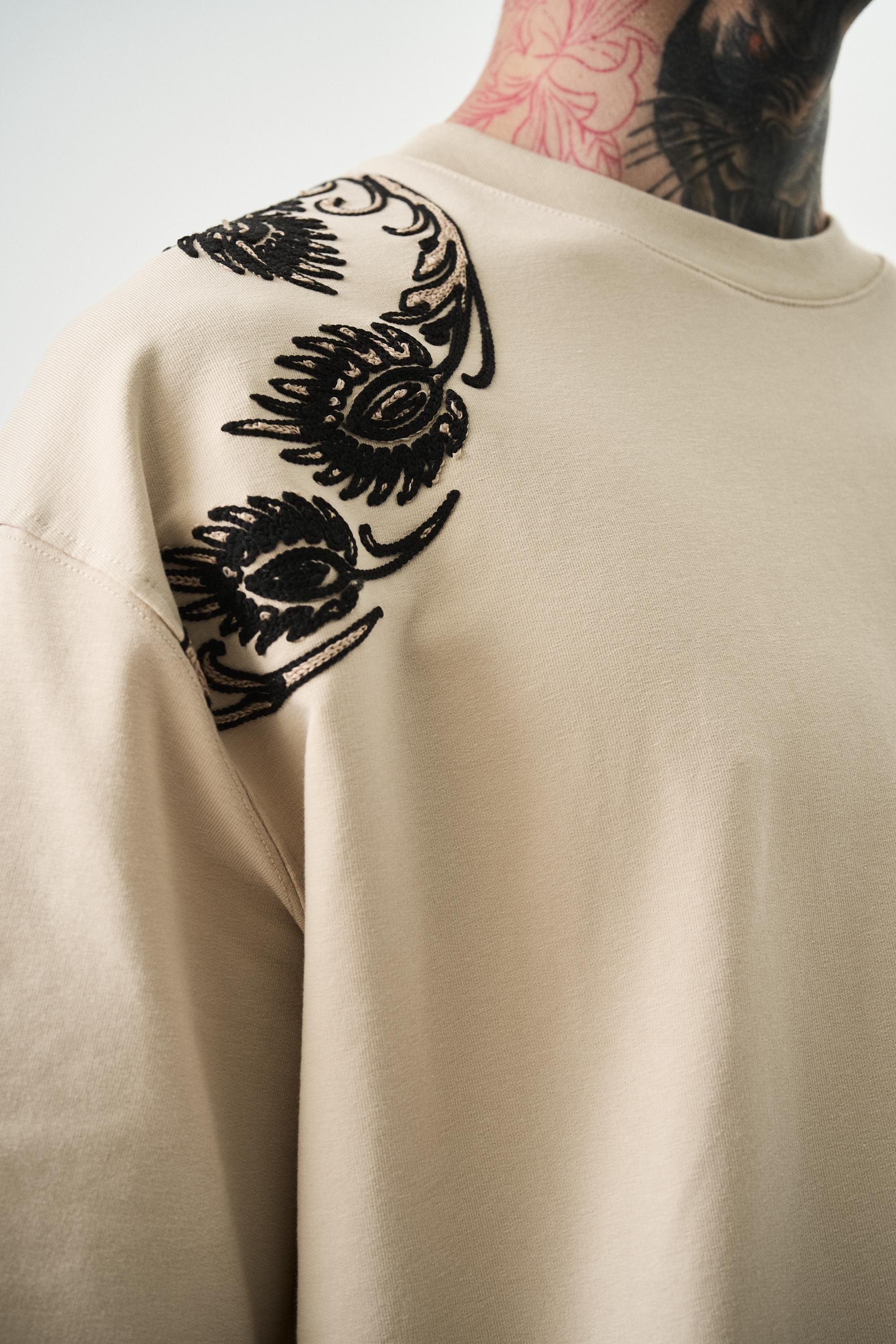erkek-fallin-nakisli-oversize-t-shirt--bdbc1e.jpg