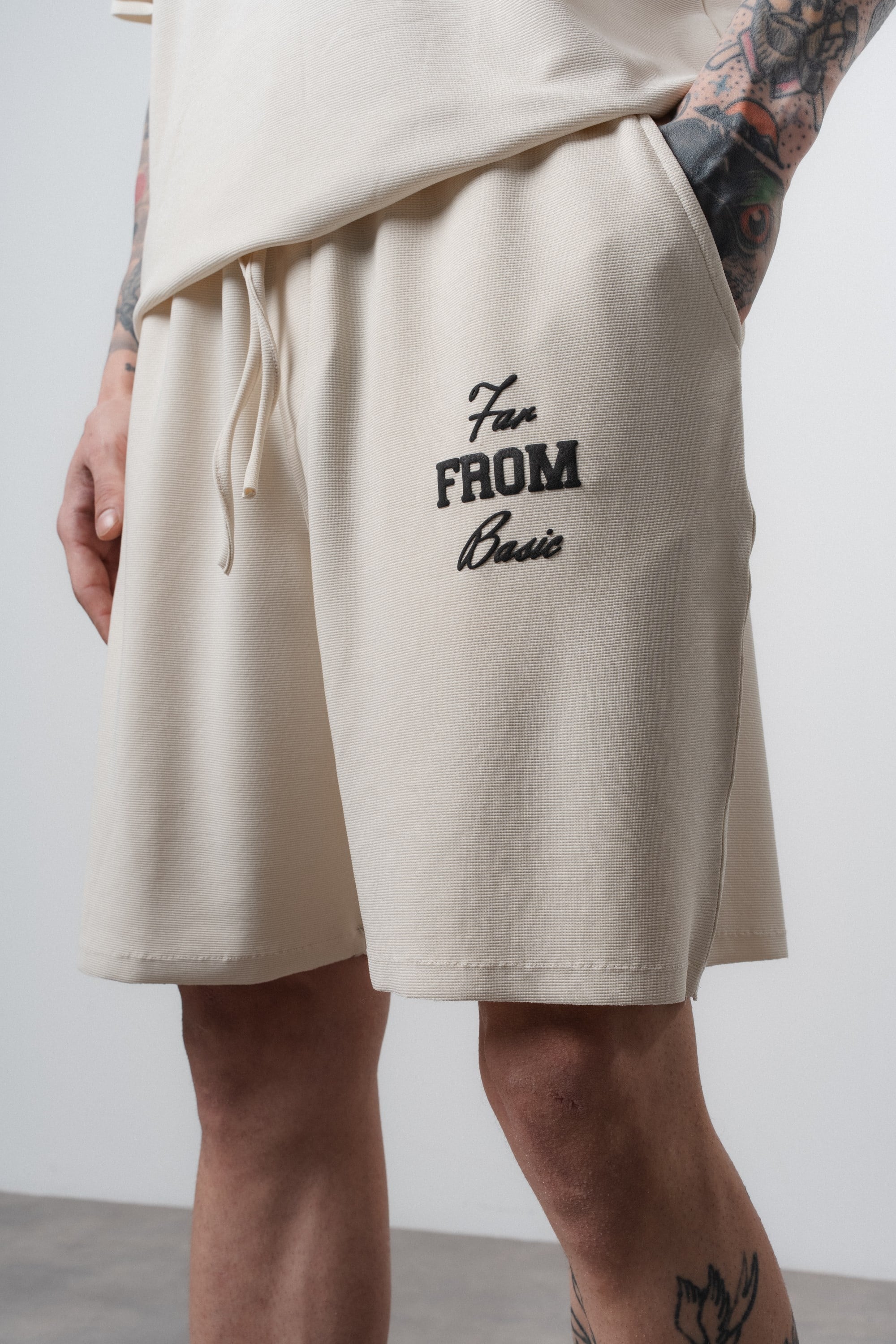 Erkek Far From Basic Baskılı Regular Fit T-Shirt Şort Takım Bej