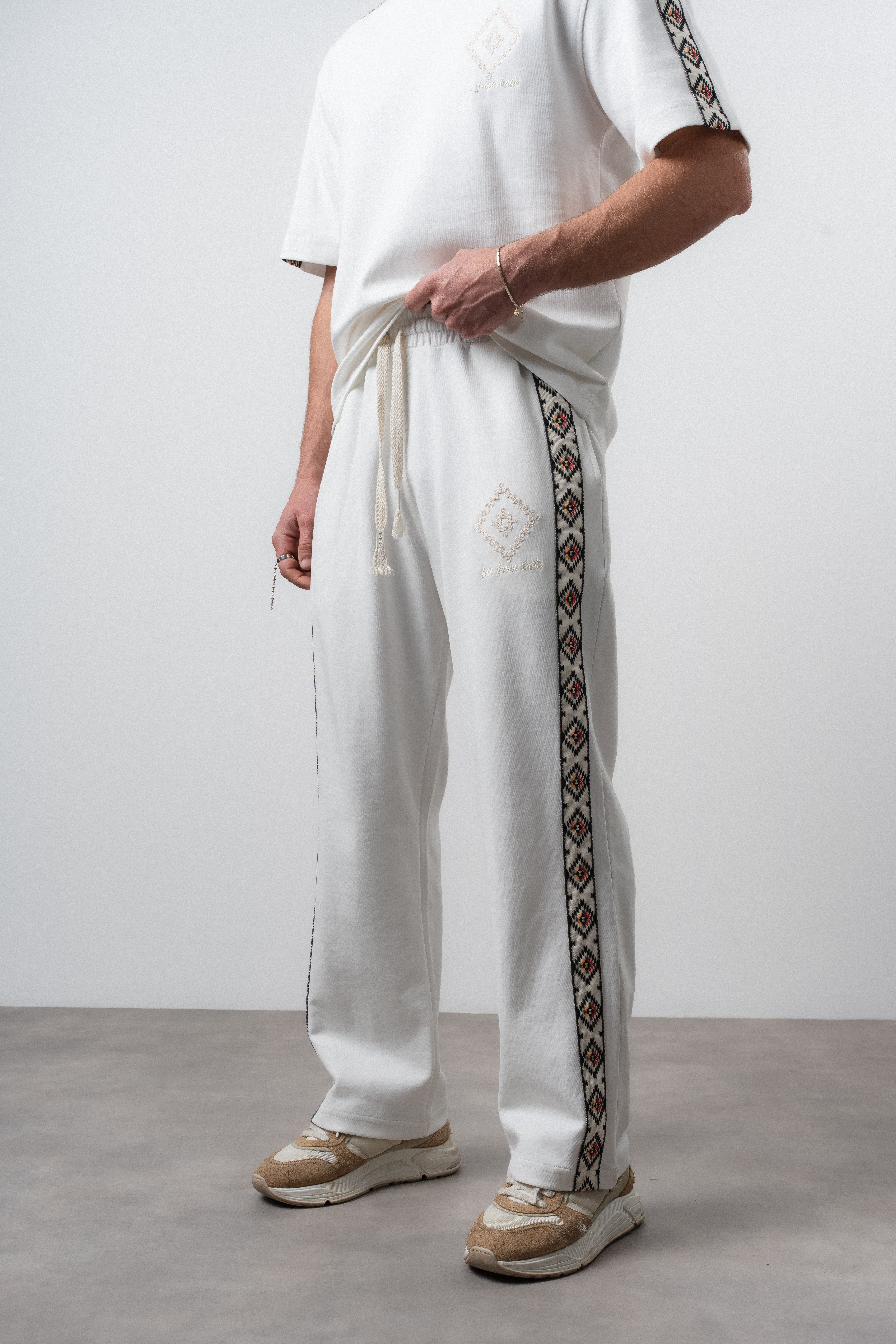 Erkek Far From Basic Şerit Detaylı Baggy Eşofman Altı Ekru