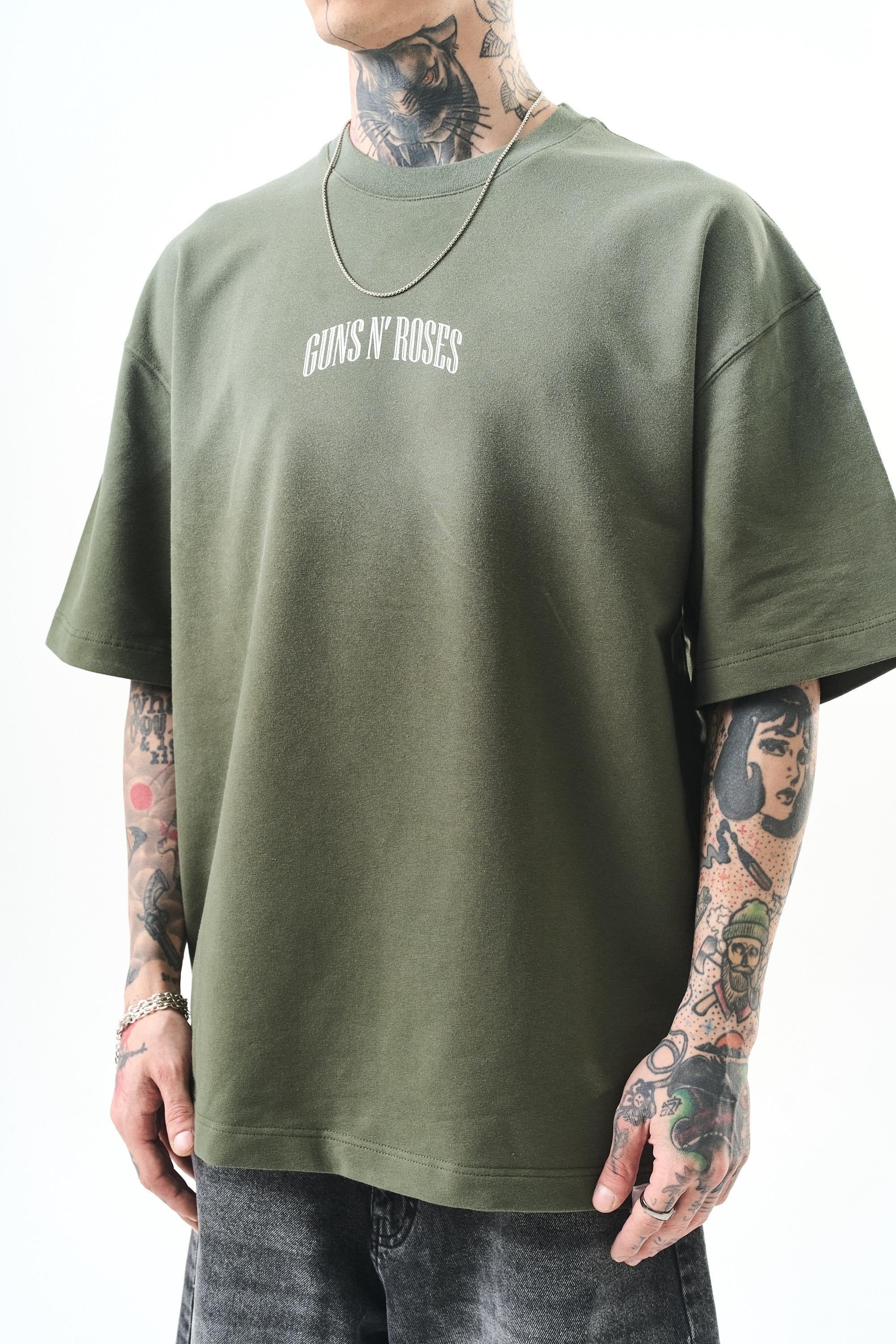 erkek-guns-roses-baskili-oversize-t-sh-3ab650.jpg