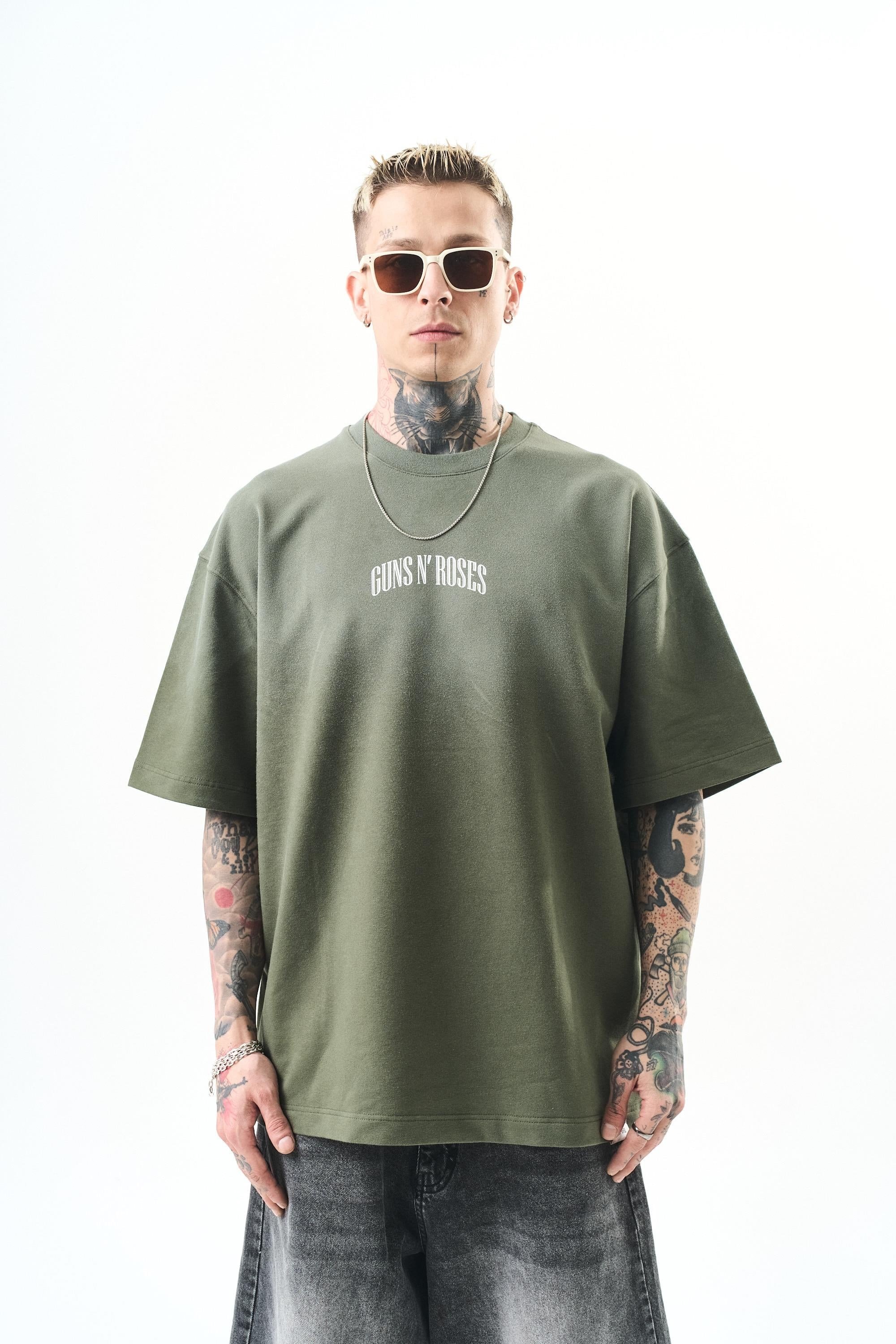 erkek-guns-roses-baskili-oversize-t-sh-947-81.jpg
