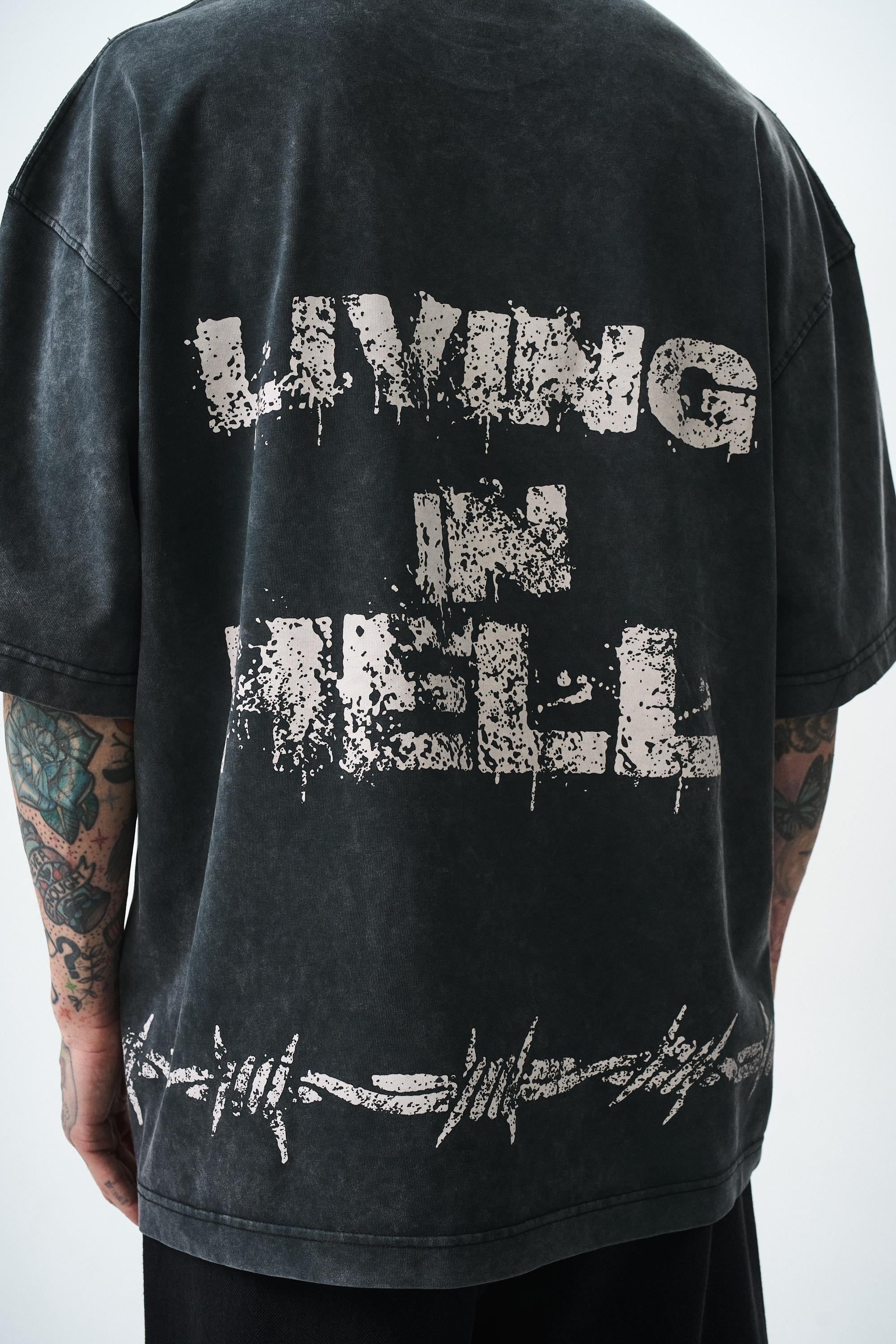 erkek-hell-baskili-yikamali-oversize-t-8-488e.jpg