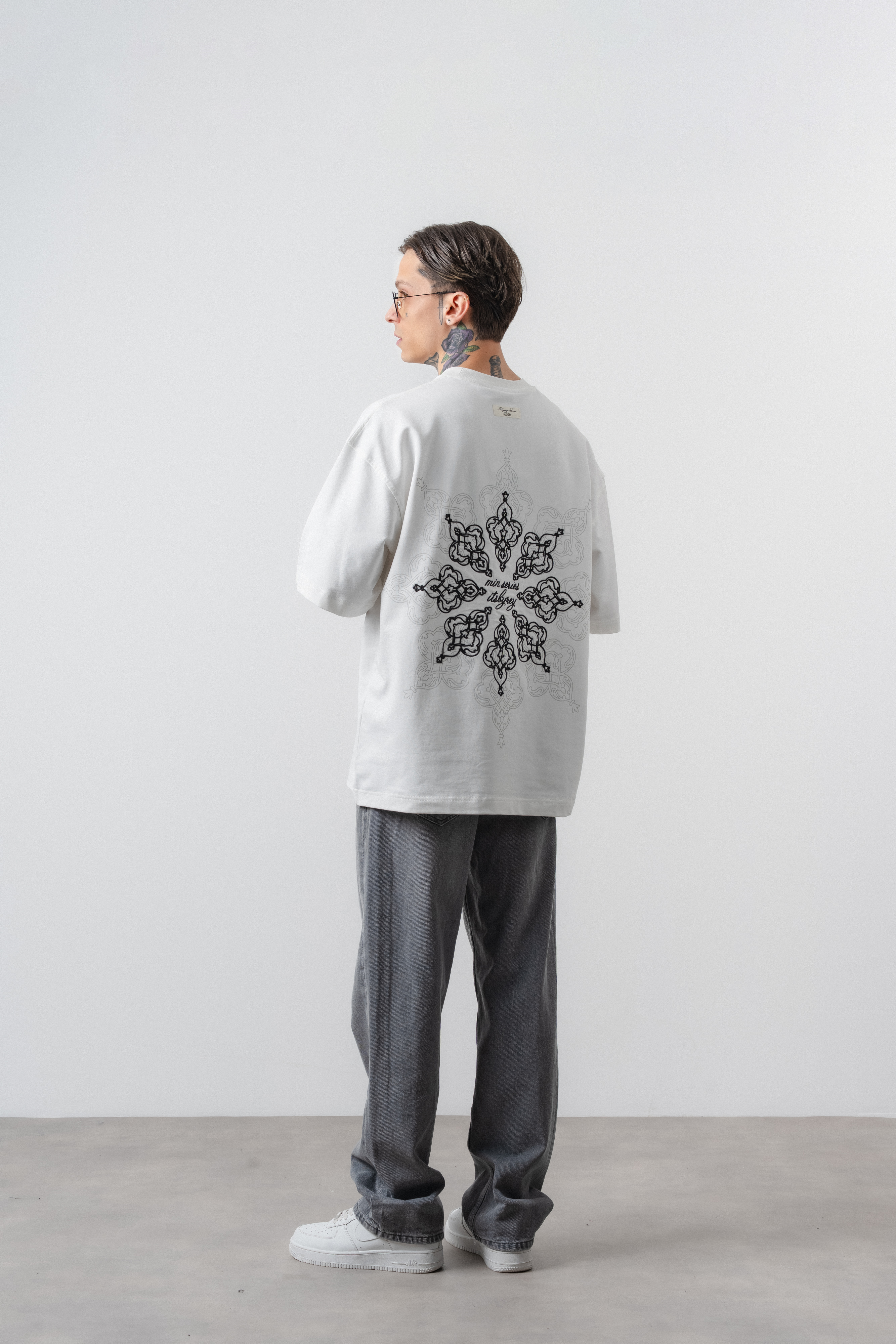 Erkek Itsbyzey Nakışlı Oversize T-Shirt Beyaz