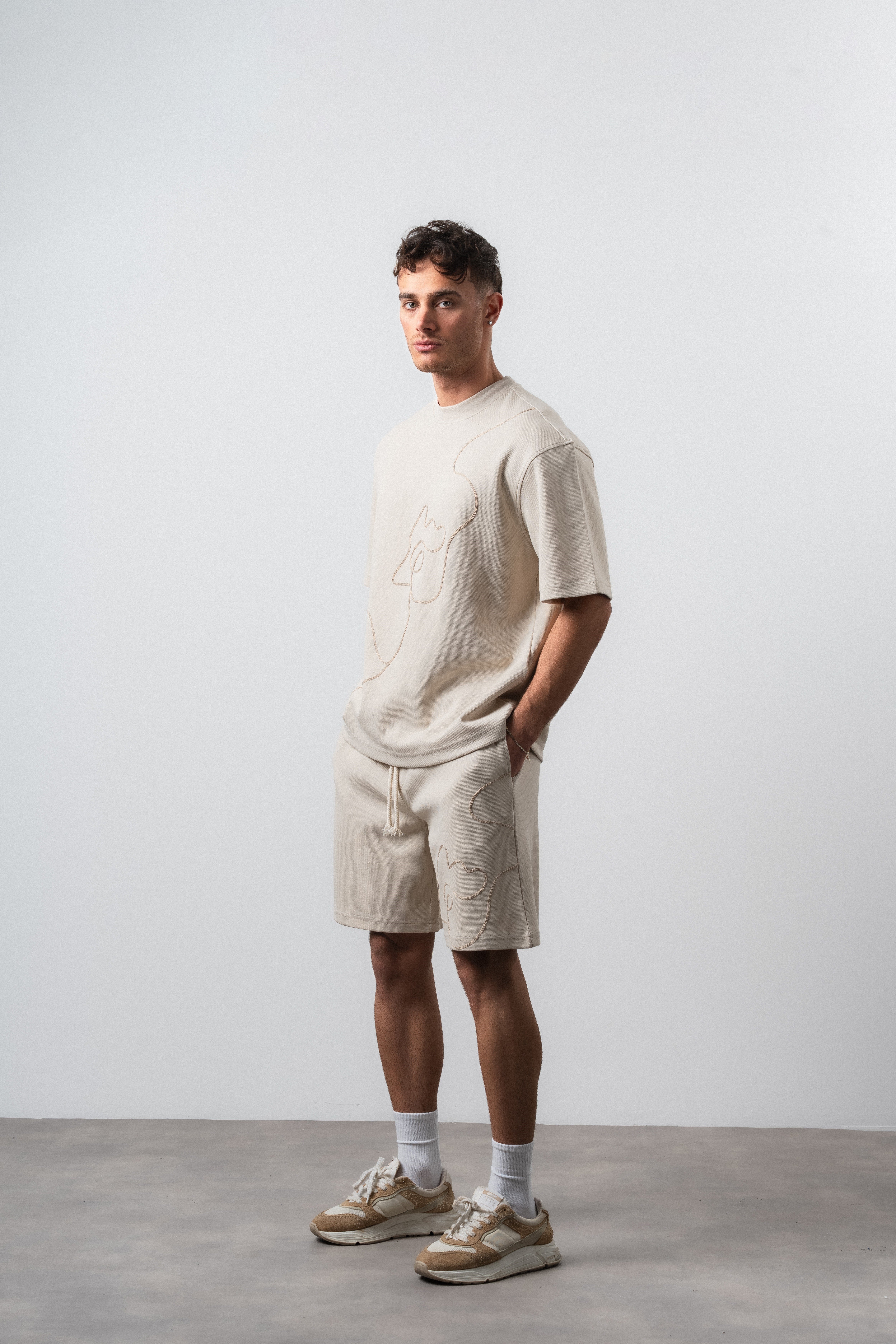 Erkek Nakış Detaylı Regular Fit T-Shirt Şort Takım Bej