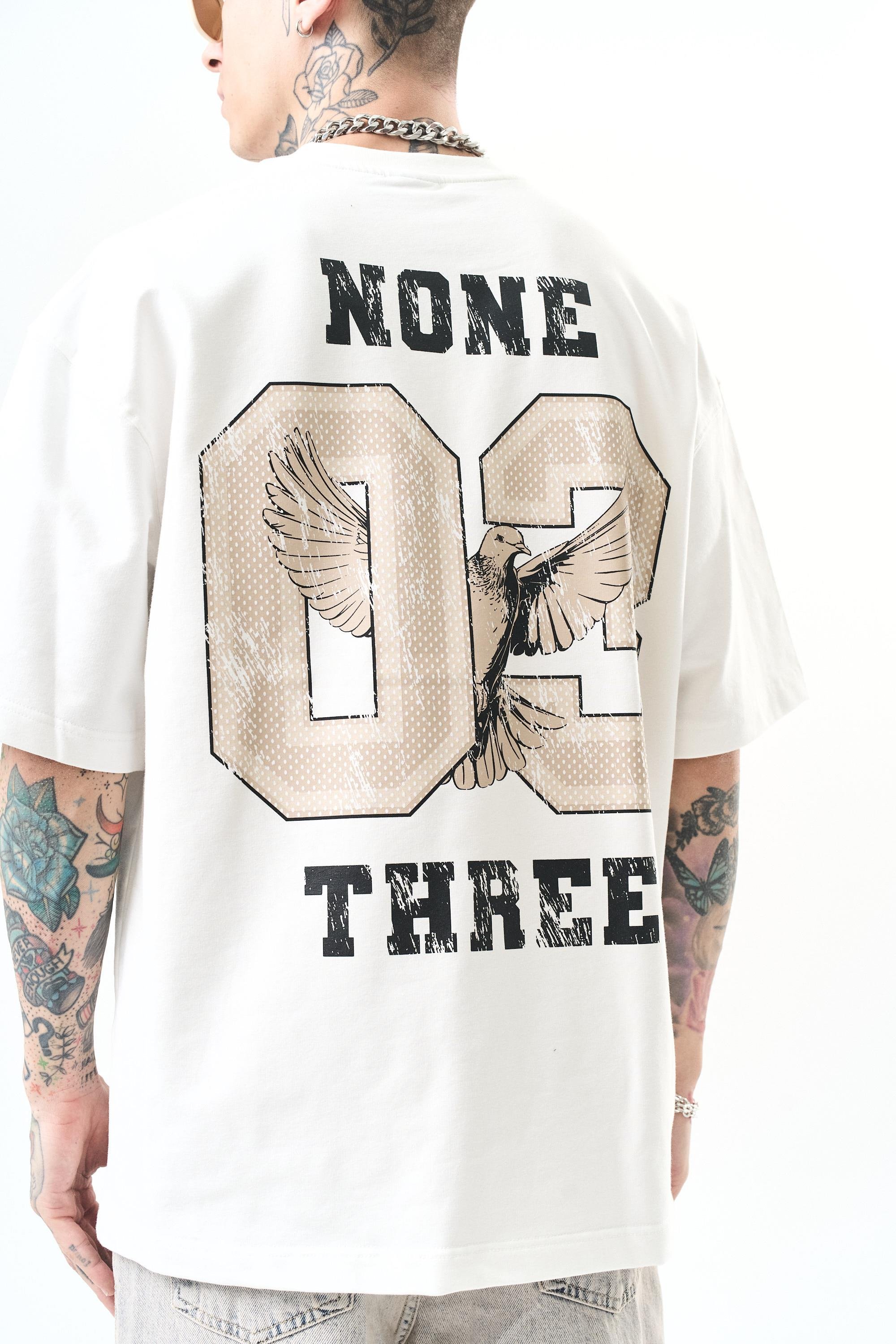 Erkek None Three Baskılı Oversize T-Shirt Ekru