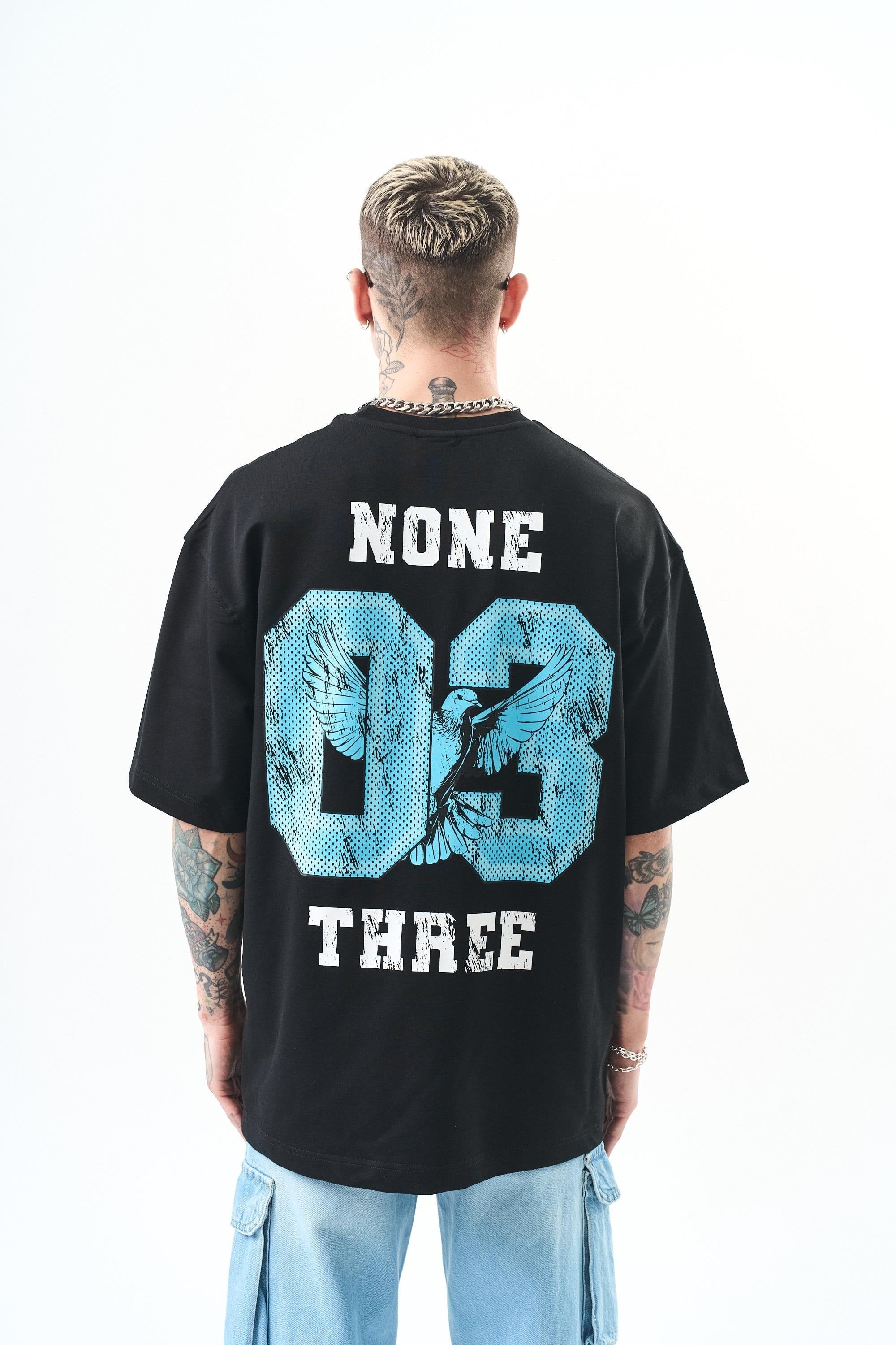erkek-none-three-baskili-oversize-t-sh-af5c0d.jpg