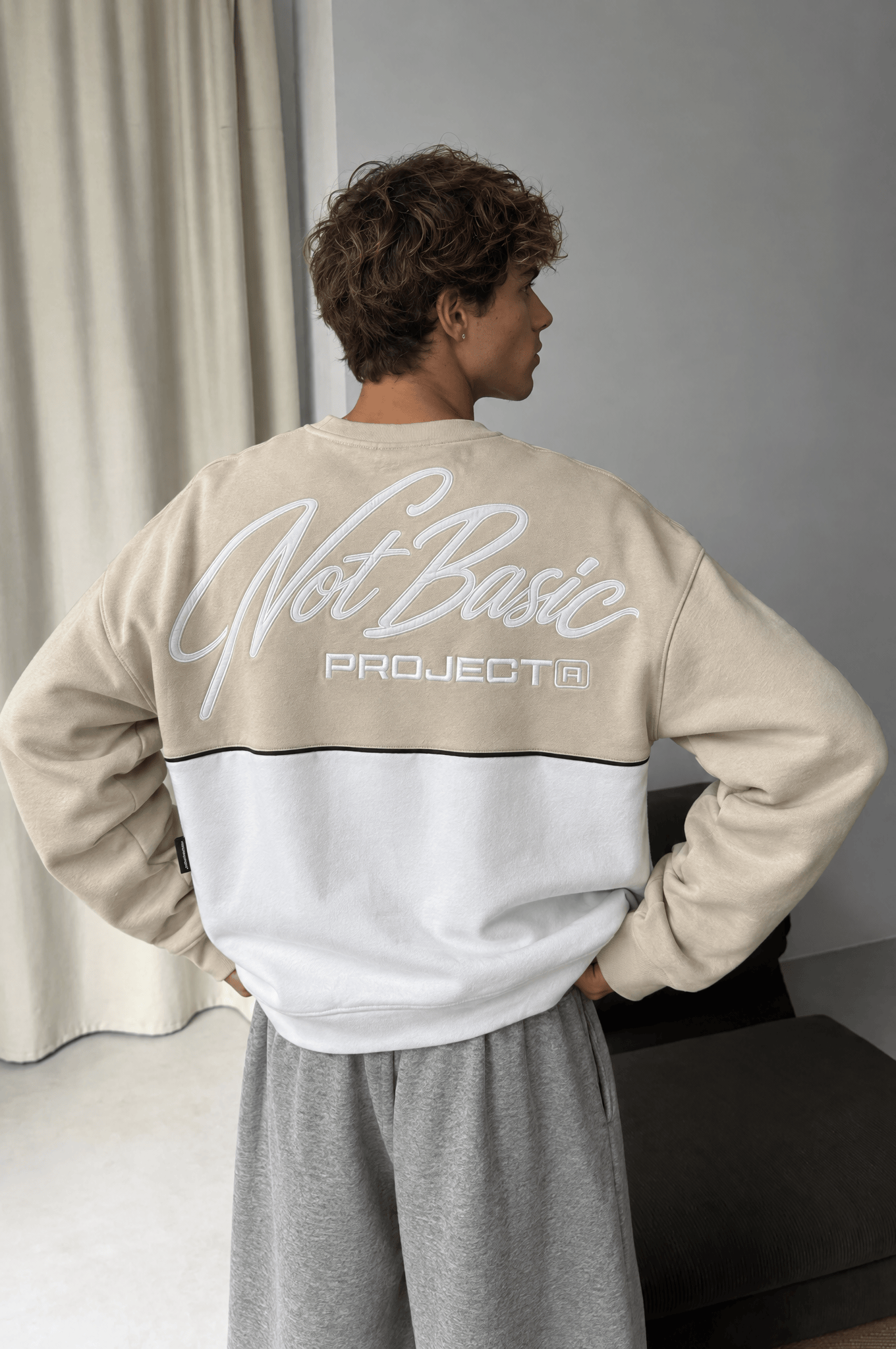 Erkek Not Basic Project Nakışlı Oversize Sweatshirt Bej