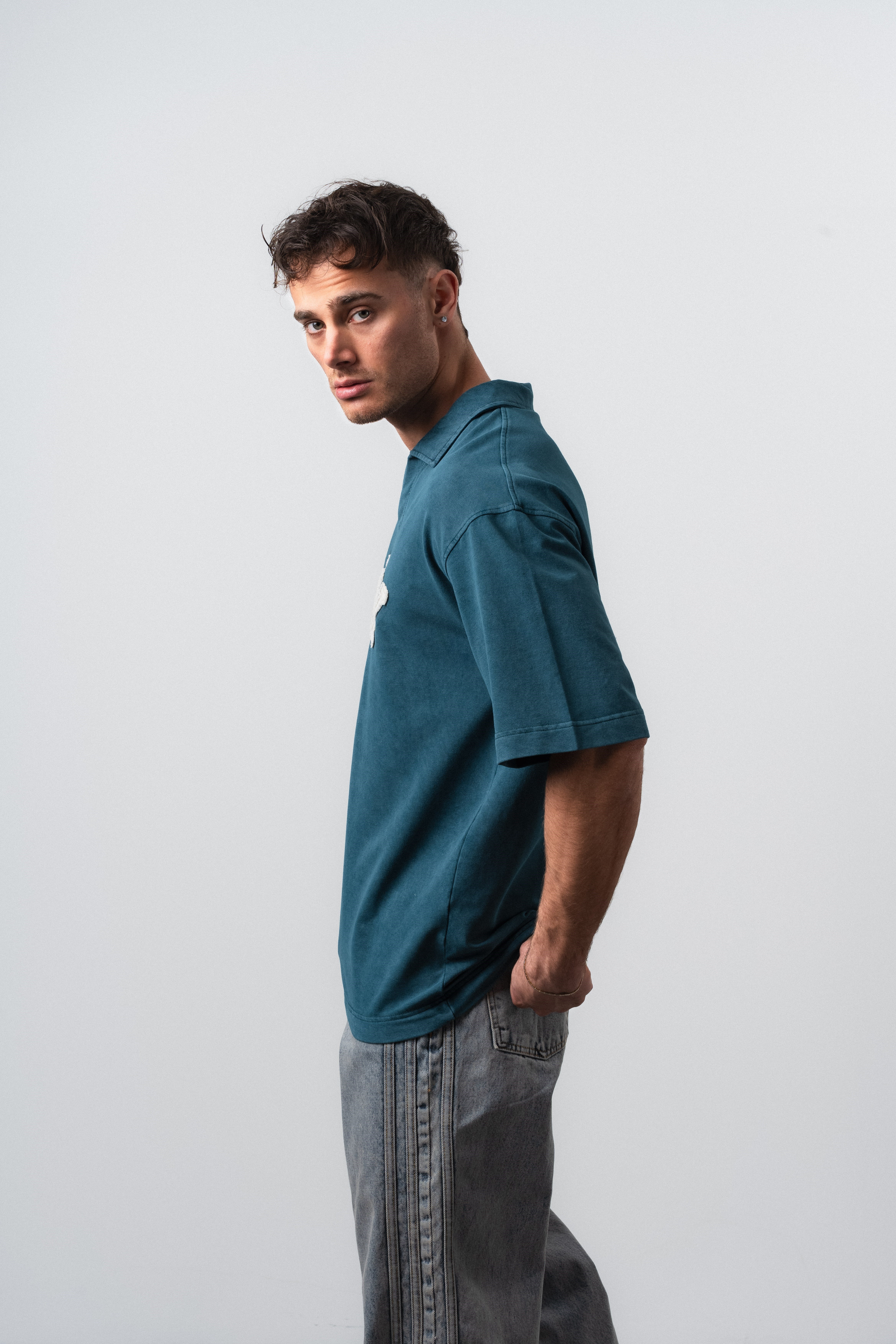 Erkek Pray Nakışlı Polo Yaka Oversize T-Shirt Zümrüt