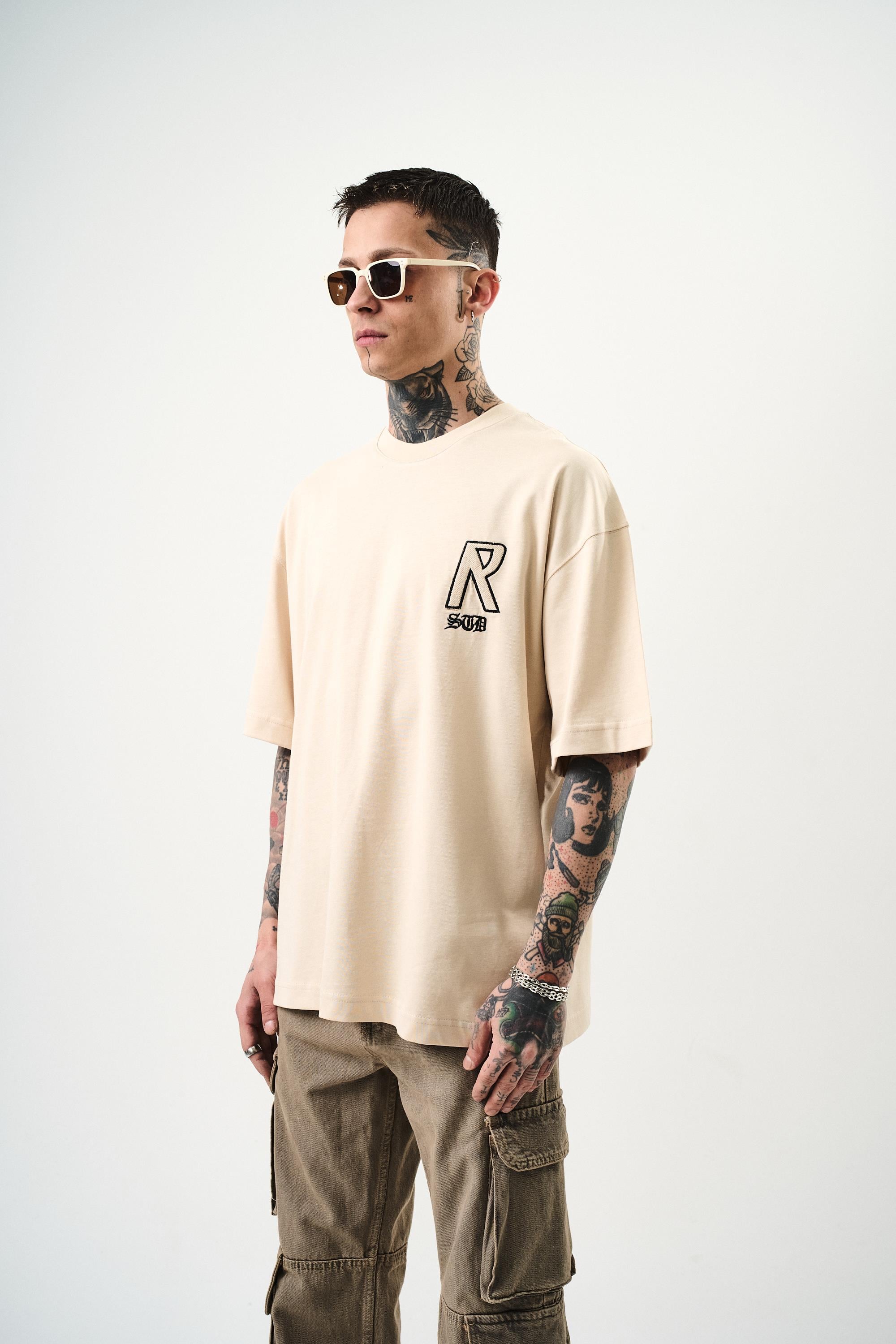 Erkek R Creative Nakışlı Oversize T-Shirt Bej