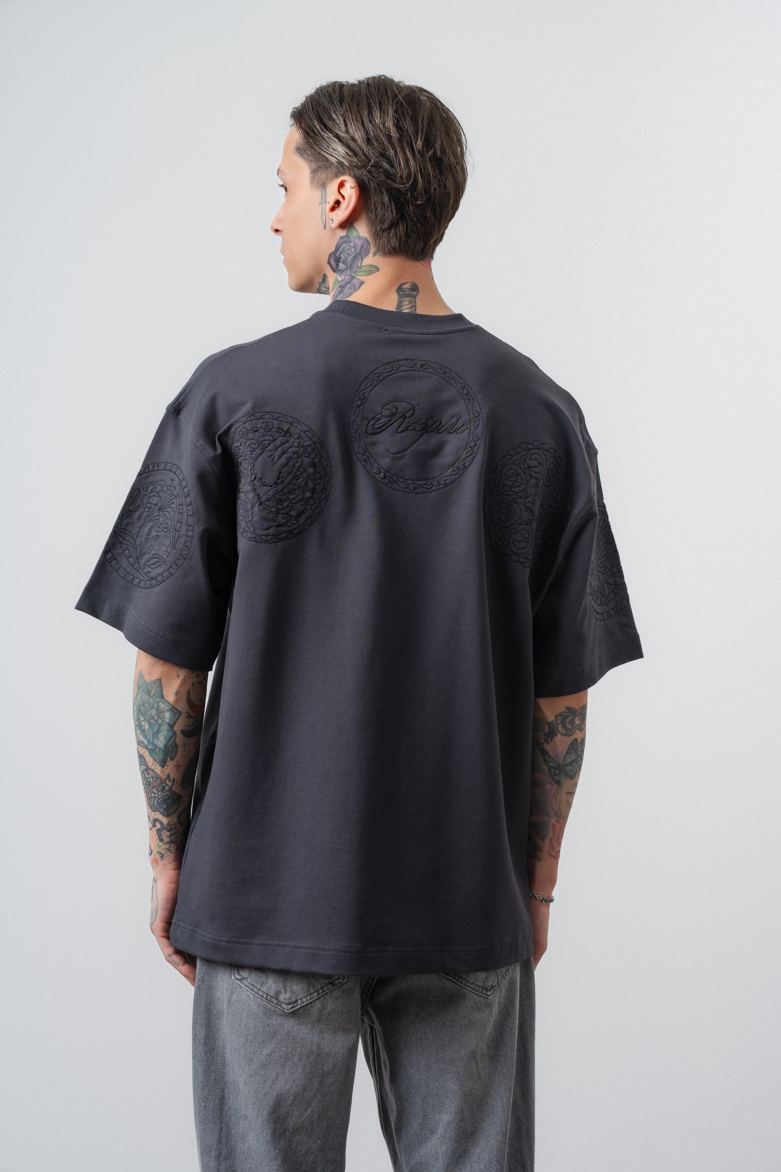 Erkek Rosette Nakış Detaylı Oversize T-Shirt Füme
