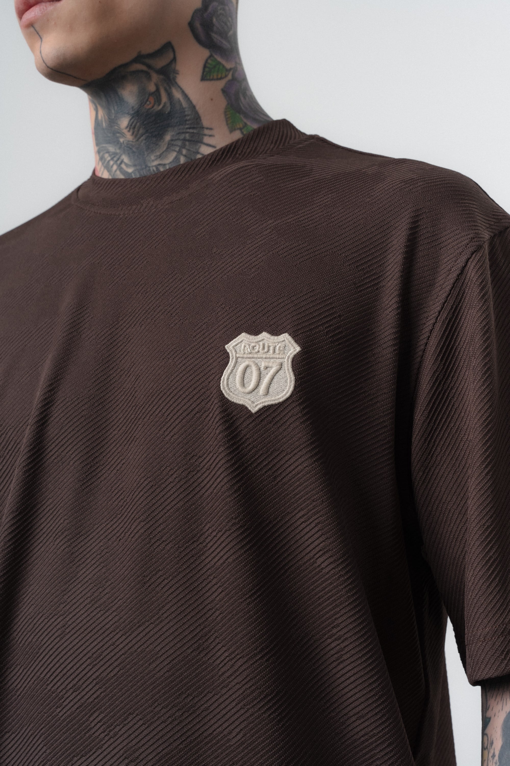 Erkek Route 07 Arma Detaylı Regular Fit T-Shirt Kahve