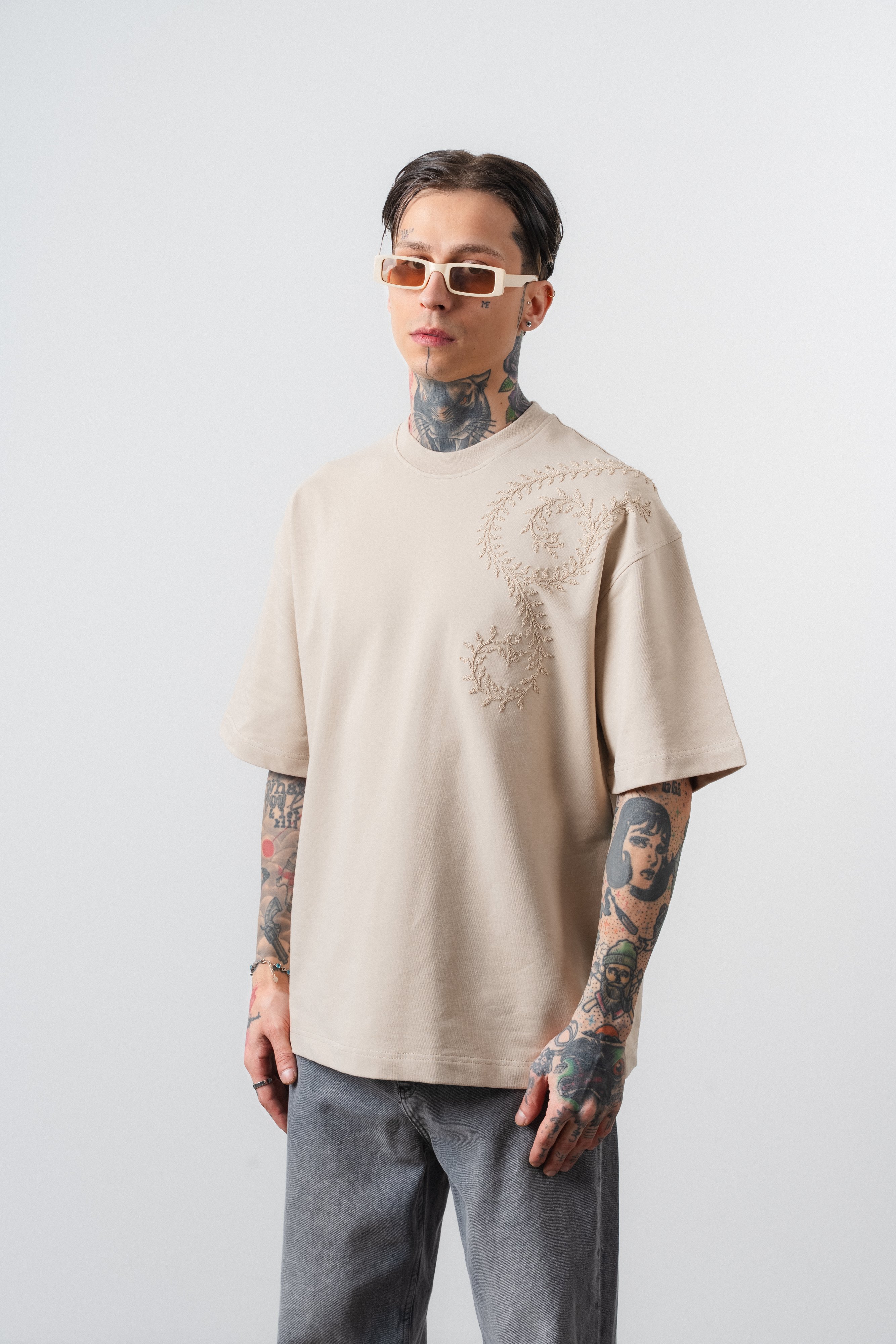 Erkek Spiral Nakış Detaylı Oversize T-Shirt Bej