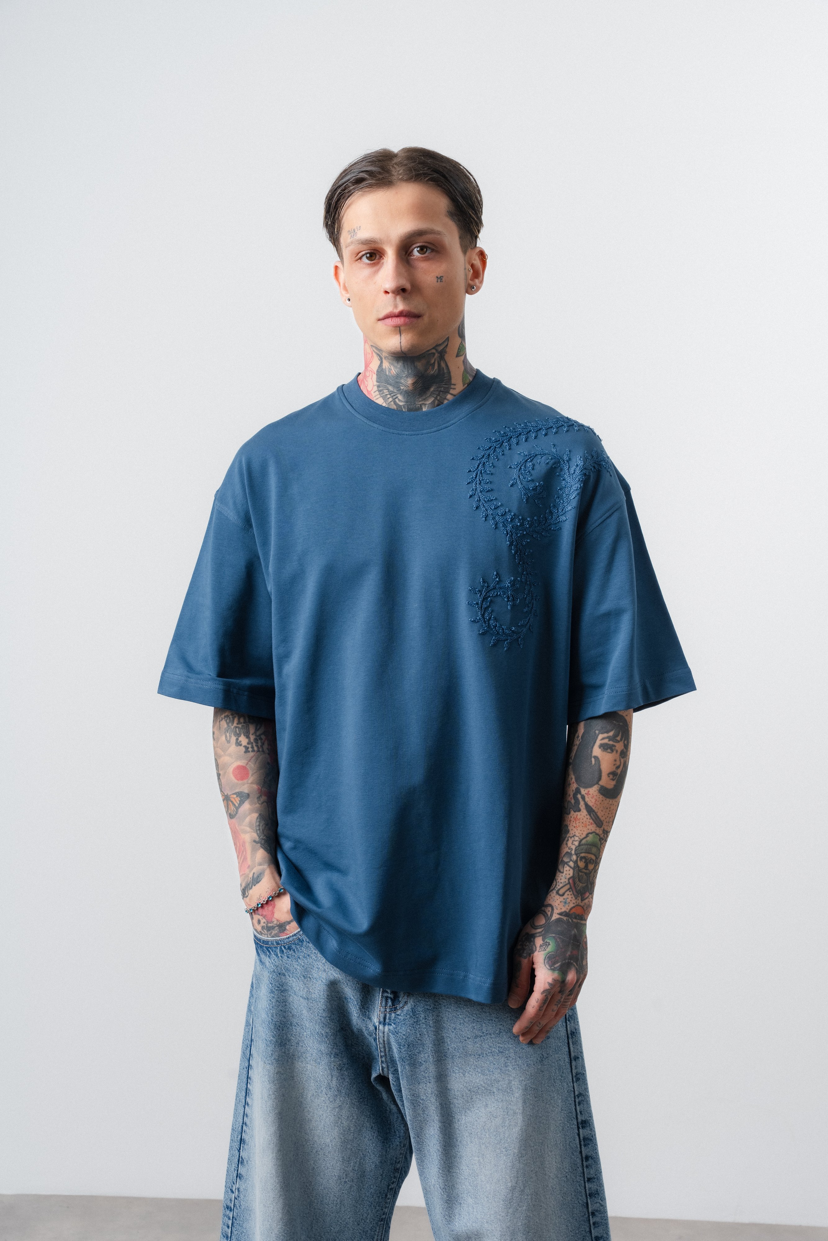 Erkek Spiral Nakış Detaylı Oversize T-Shirt Lacivert