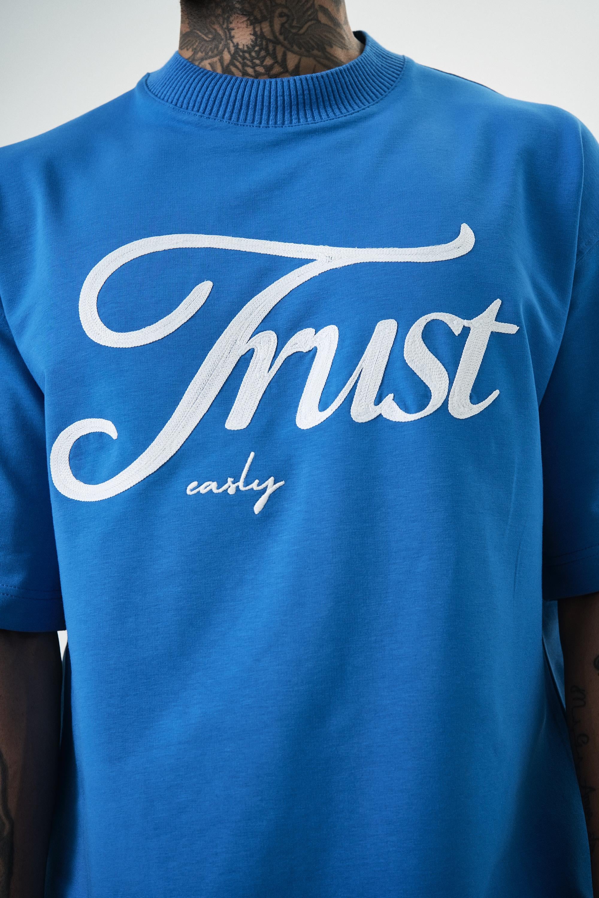 erkek-trust-yazili-oversize-t-shirt-ma-b1-9d0.jpg