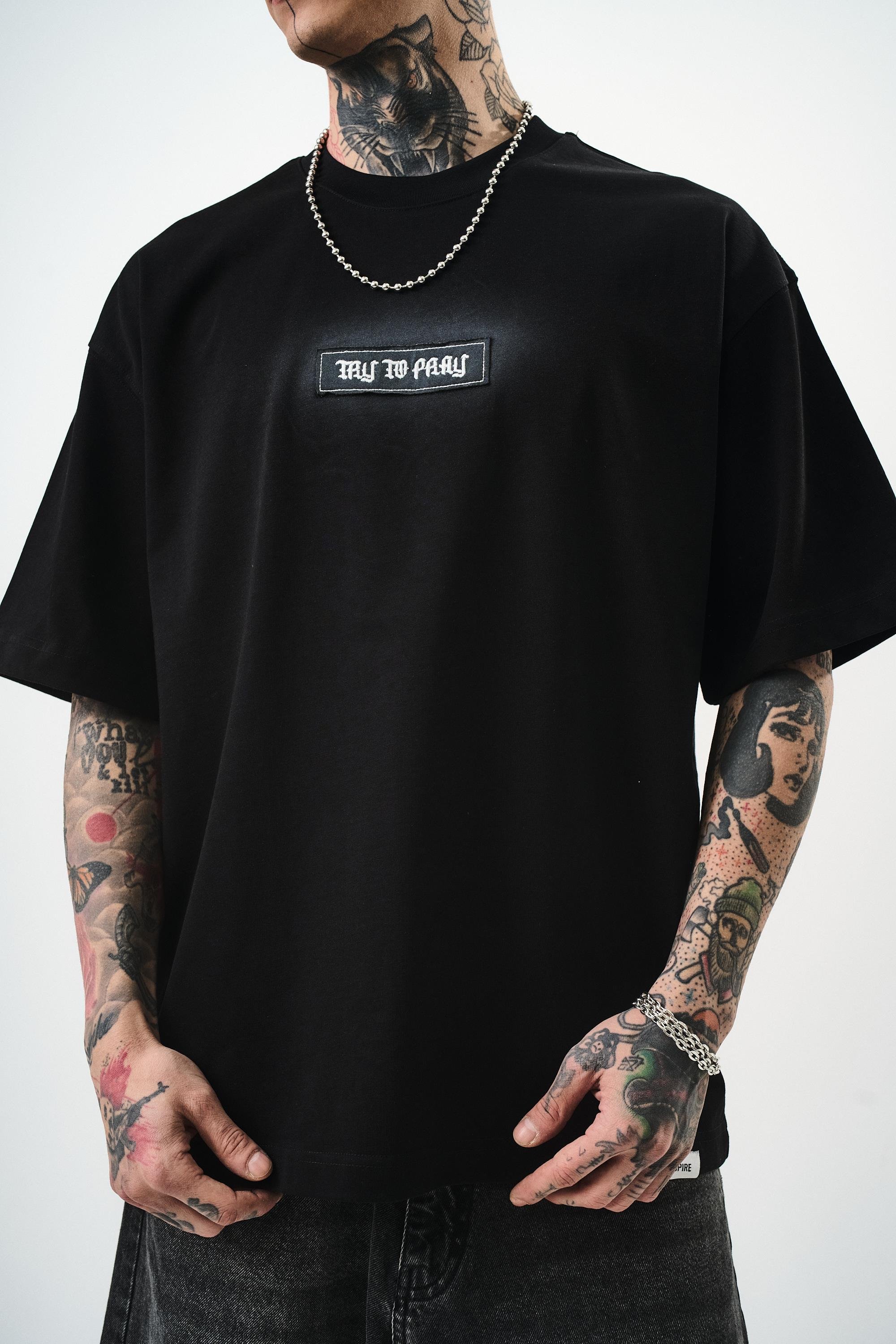 Erkek Try To Pray Nakışlı Oversize T-Shirt Siyah