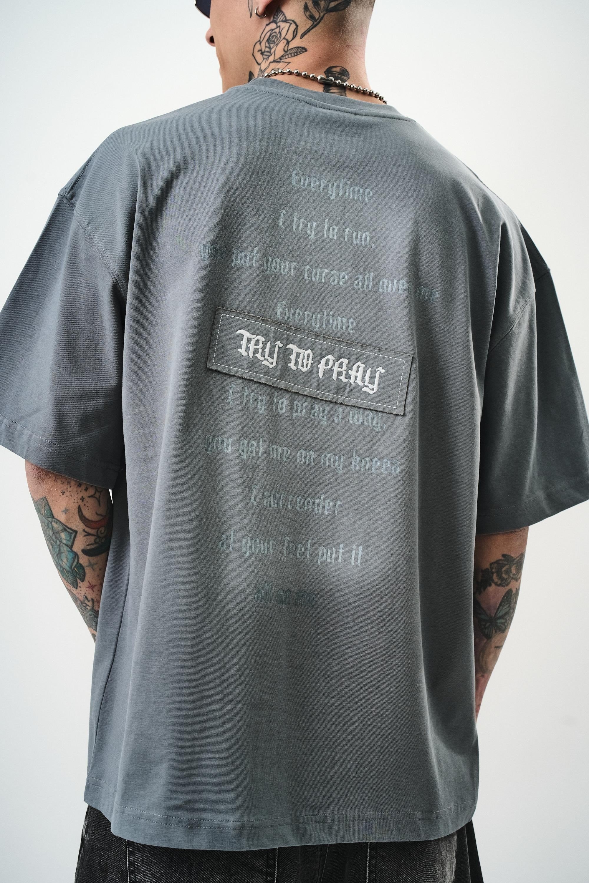 erkek-try-to-pray-nakisli-oversize-t-s-9ada-3.jpg