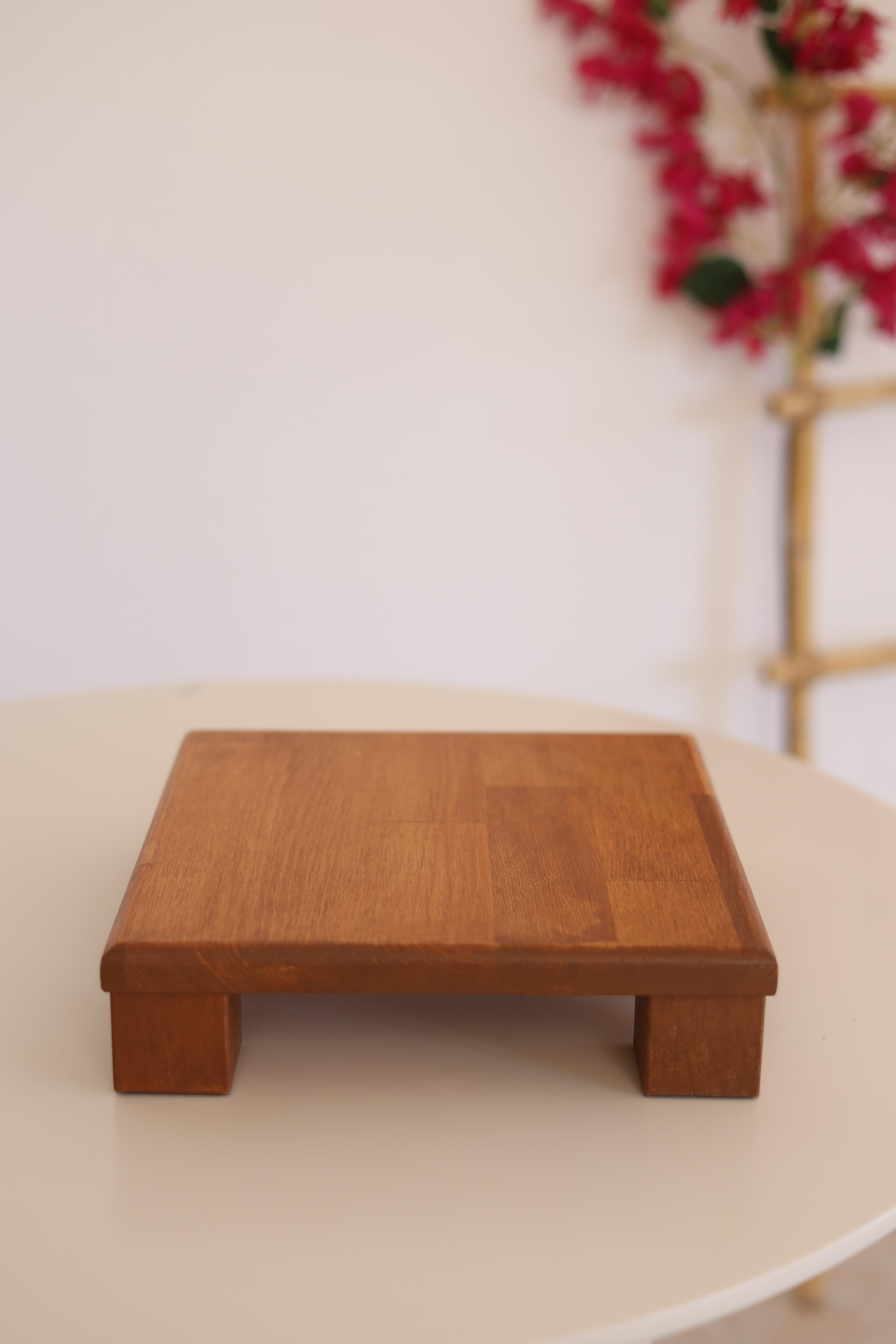 Justwood Tityos Küp Ayaklı 25x25 Cm Ahşap Kare Pasta Sunum Servis Tabağı