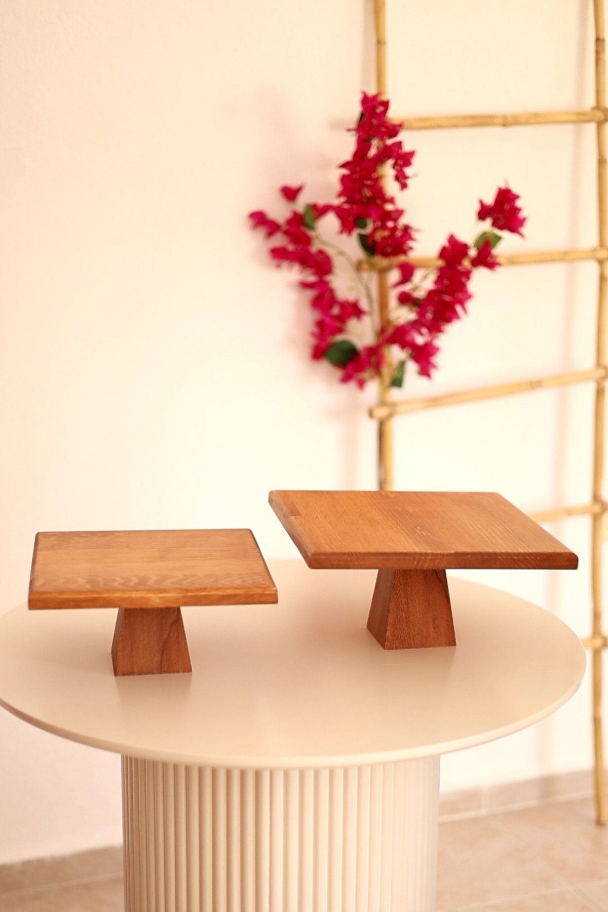 Piramit 25x25/10 Cm Ve 29x29/12 Cm Ayaklı Kare Ahşap Pasta Sunum Servis Tabağı