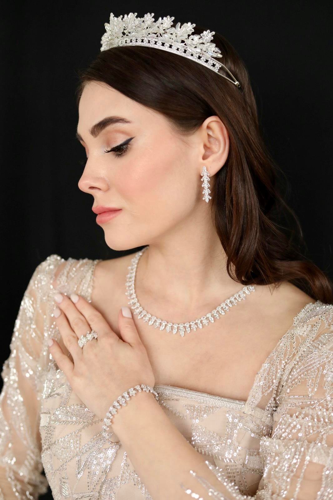 Helena Model Zirkon Kolye Seti