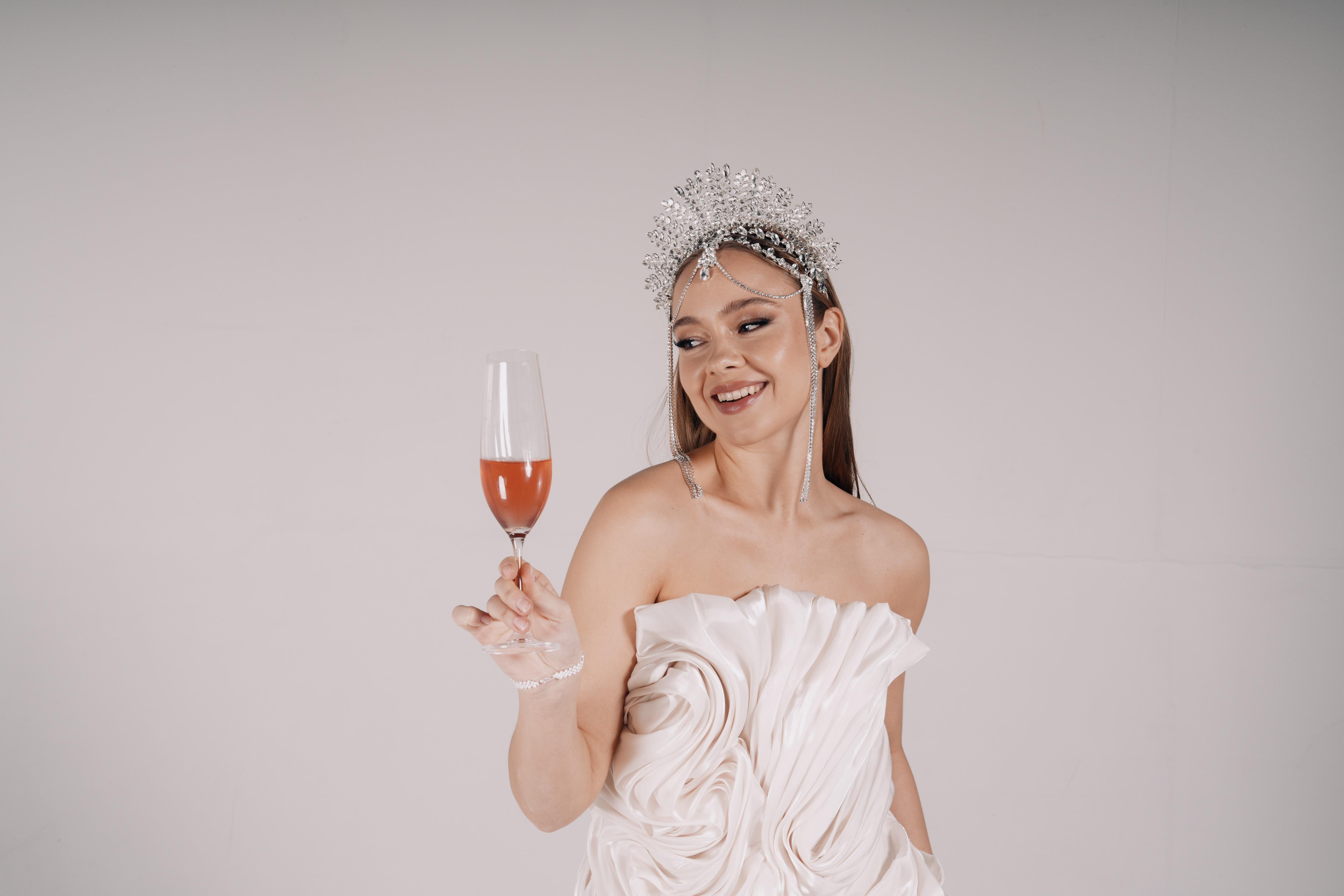 Lina Model Taç