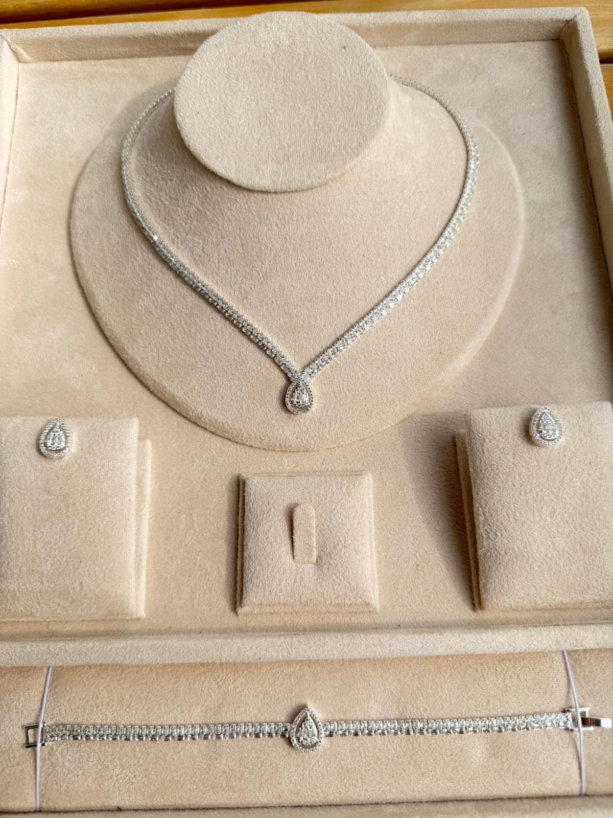 Molira Model Zirkon Kolye Seti