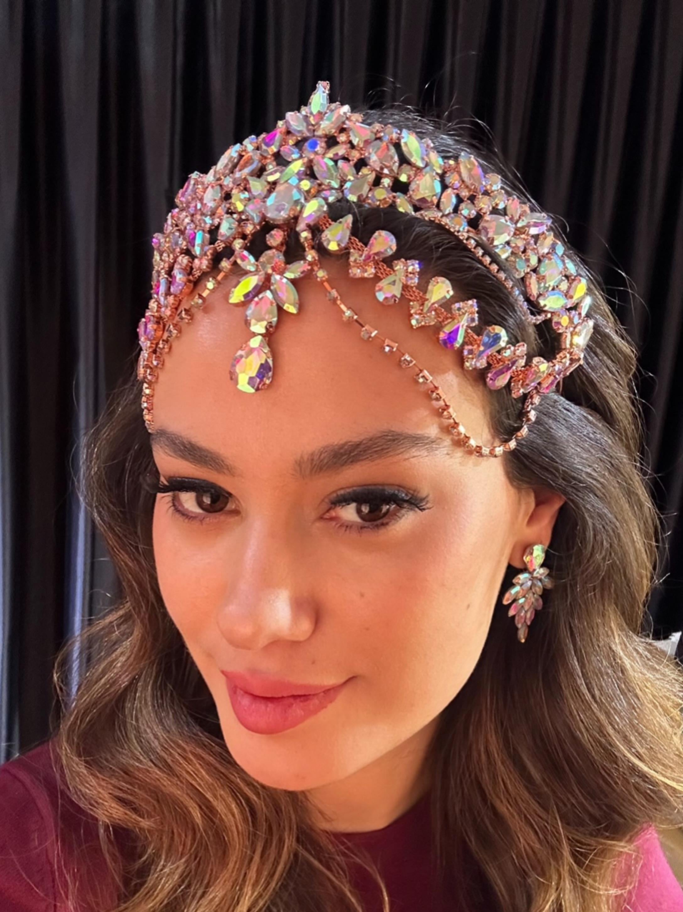 Parisa Model Pudra Işıltılı Alınlık ve Küpesi