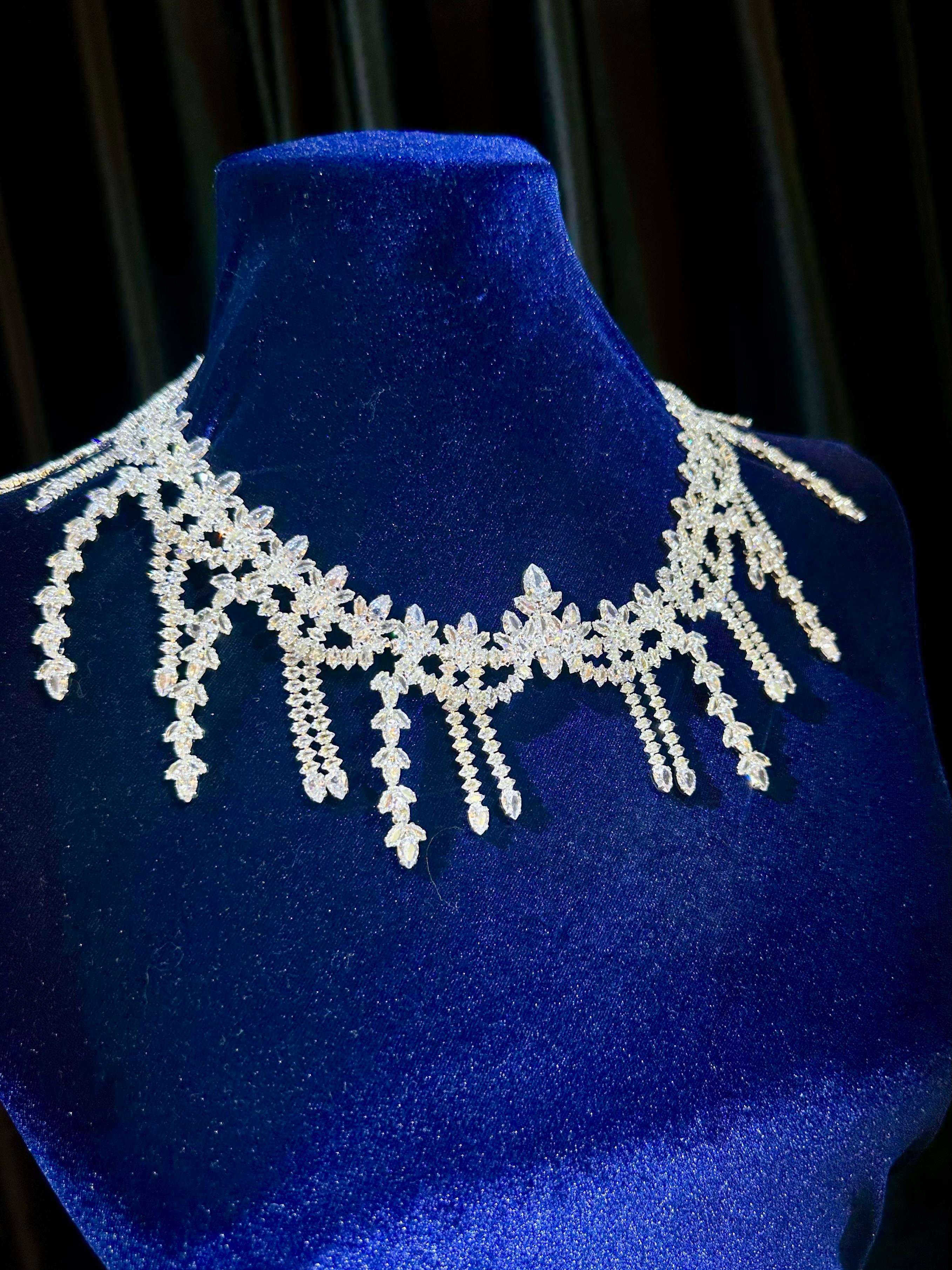 Zalin Model Zirkon Kolye / Alınlık