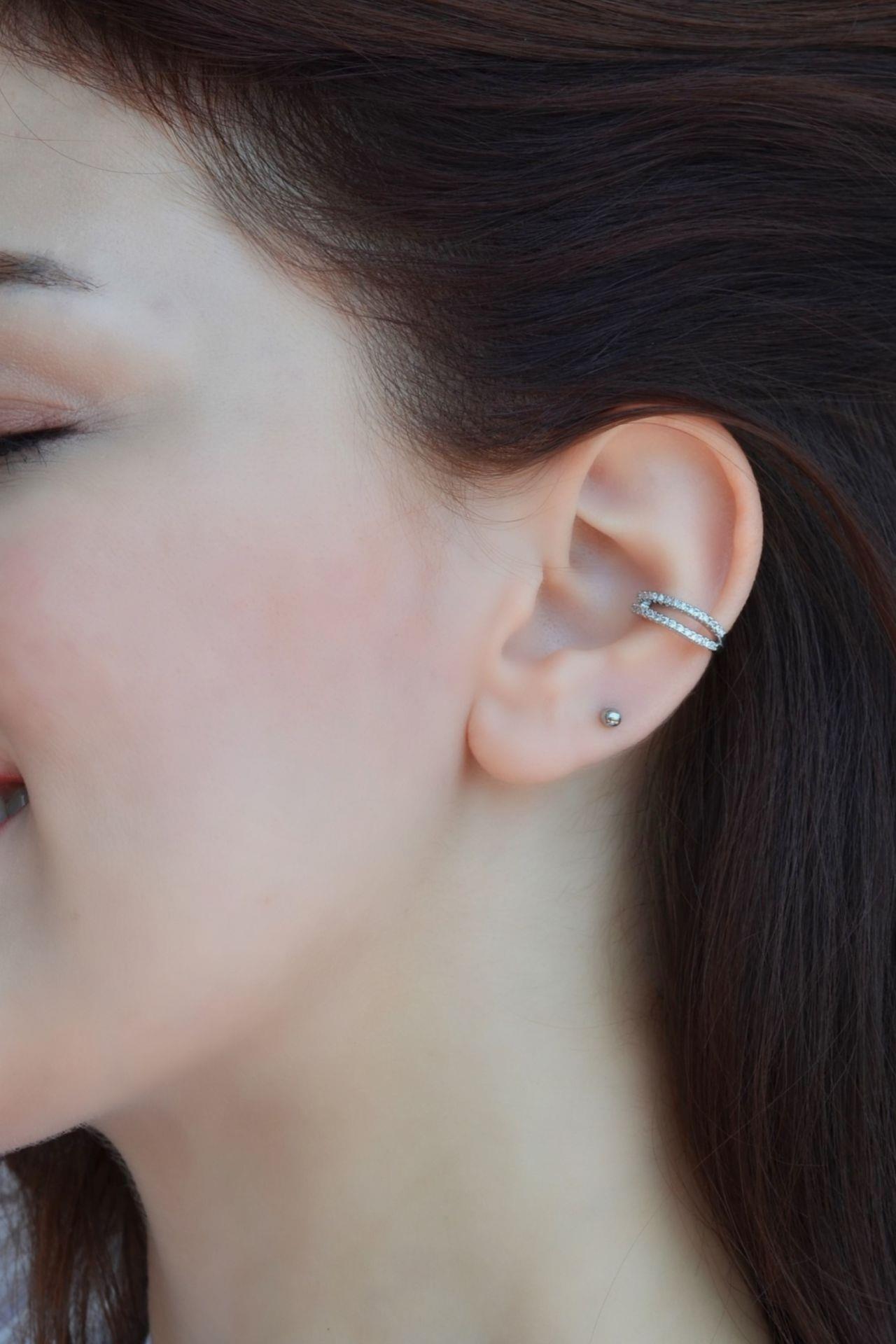 Gümüş Renkli Sıkıştırmalı Kıkırdak Küpesi Zirkonlu Earcuff