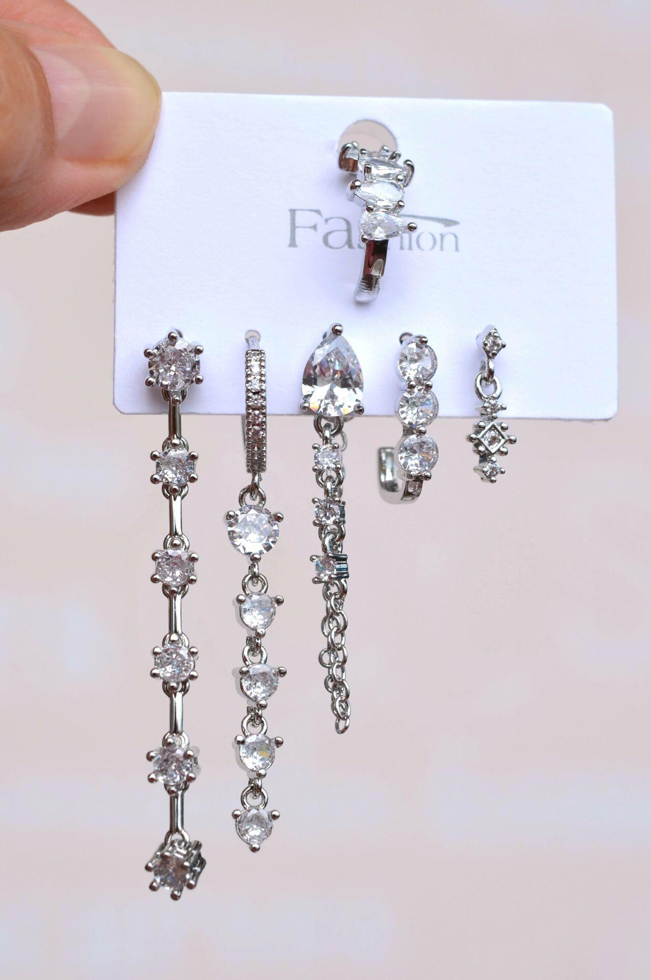 Gümüş Renkli Su Yolu Işık Seli Küpe Seti 6 Parça