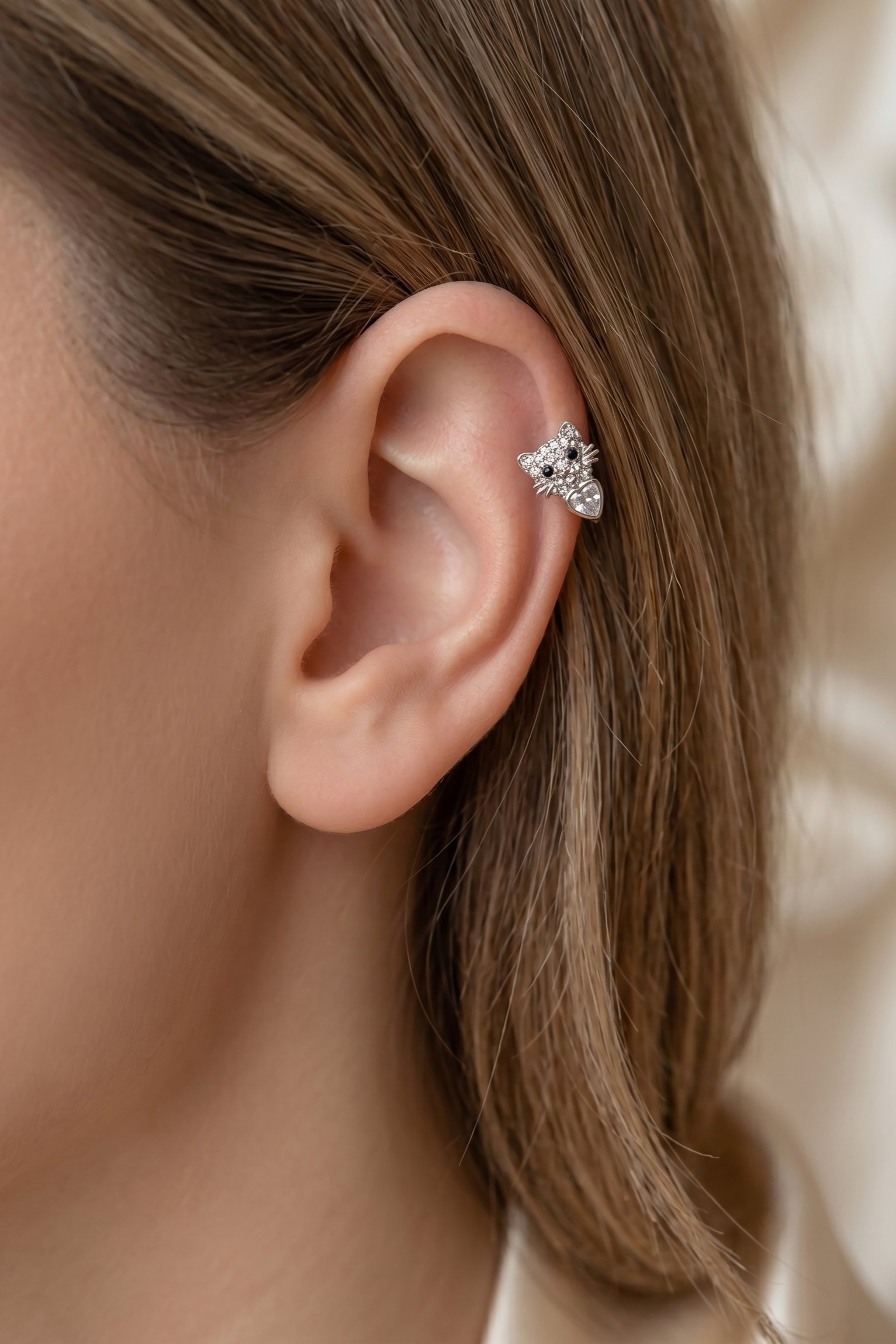 Kedi Figürlü Gümüş Renk Halka Piercing Tragus Helix Kıkırdak Lob Küpesi Tek Adet
