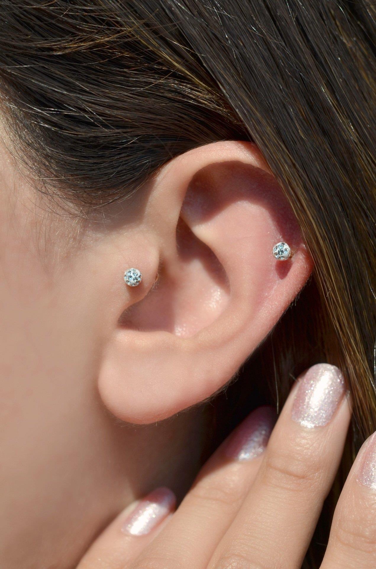 Taşlı Top Uçlu Çelik Piercing Tragus Helix Kıkırdak 6 mm Gold