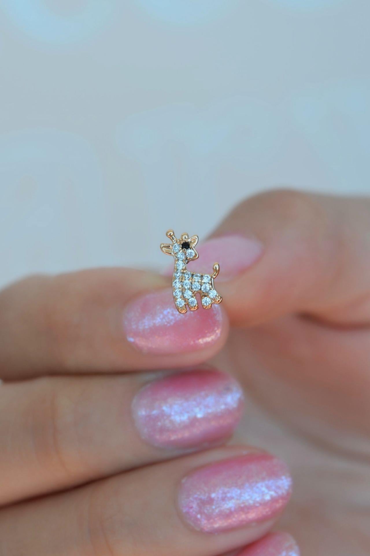 Zirkon Taşlı Yavru Zürafa Kıkırdak Küpesi Helix Lob