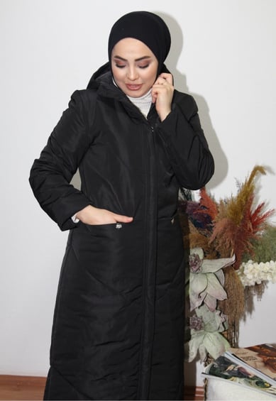 Şişme Mont Siyah: Modern Tasarım