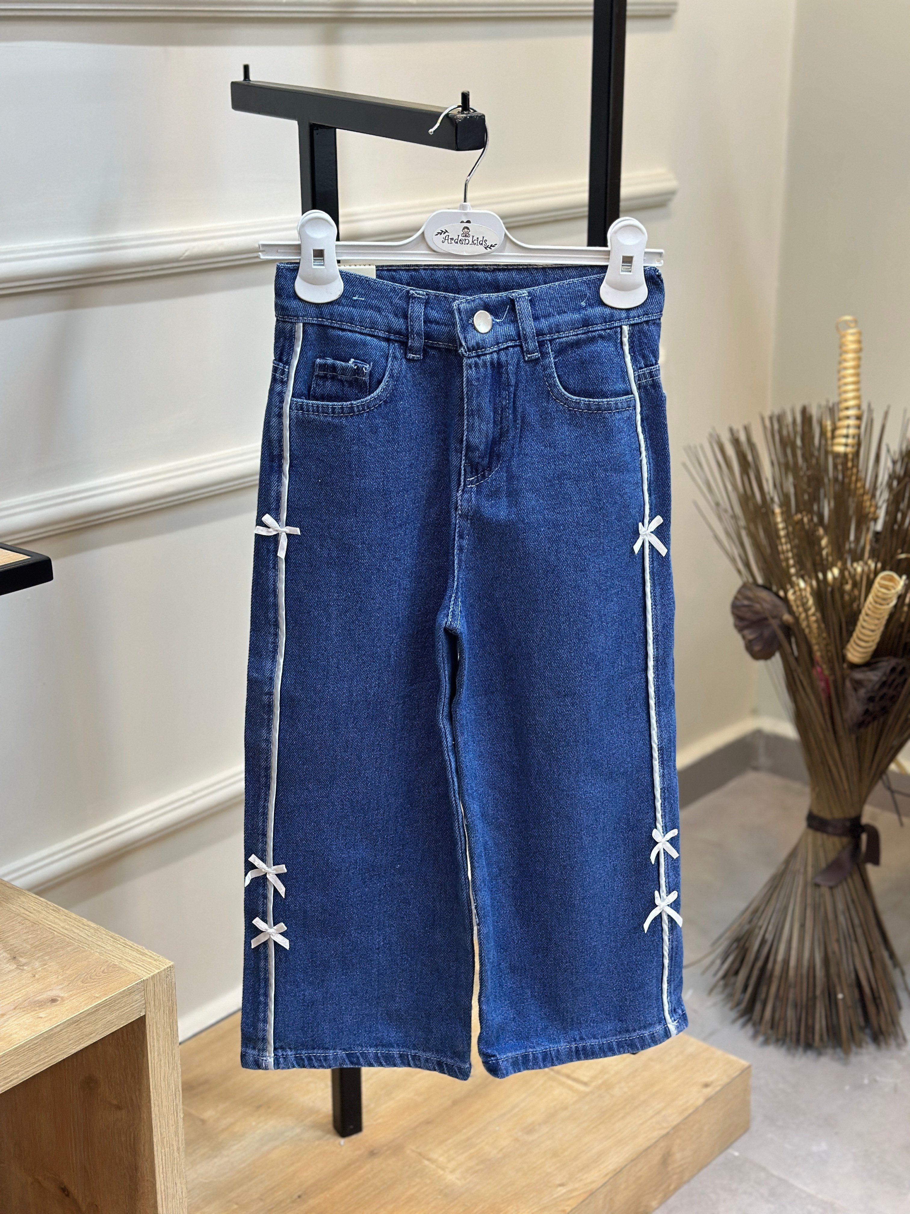 6-10 Yaş Yanı Şeritli Fiyonk Detaylı Jean Pantolon