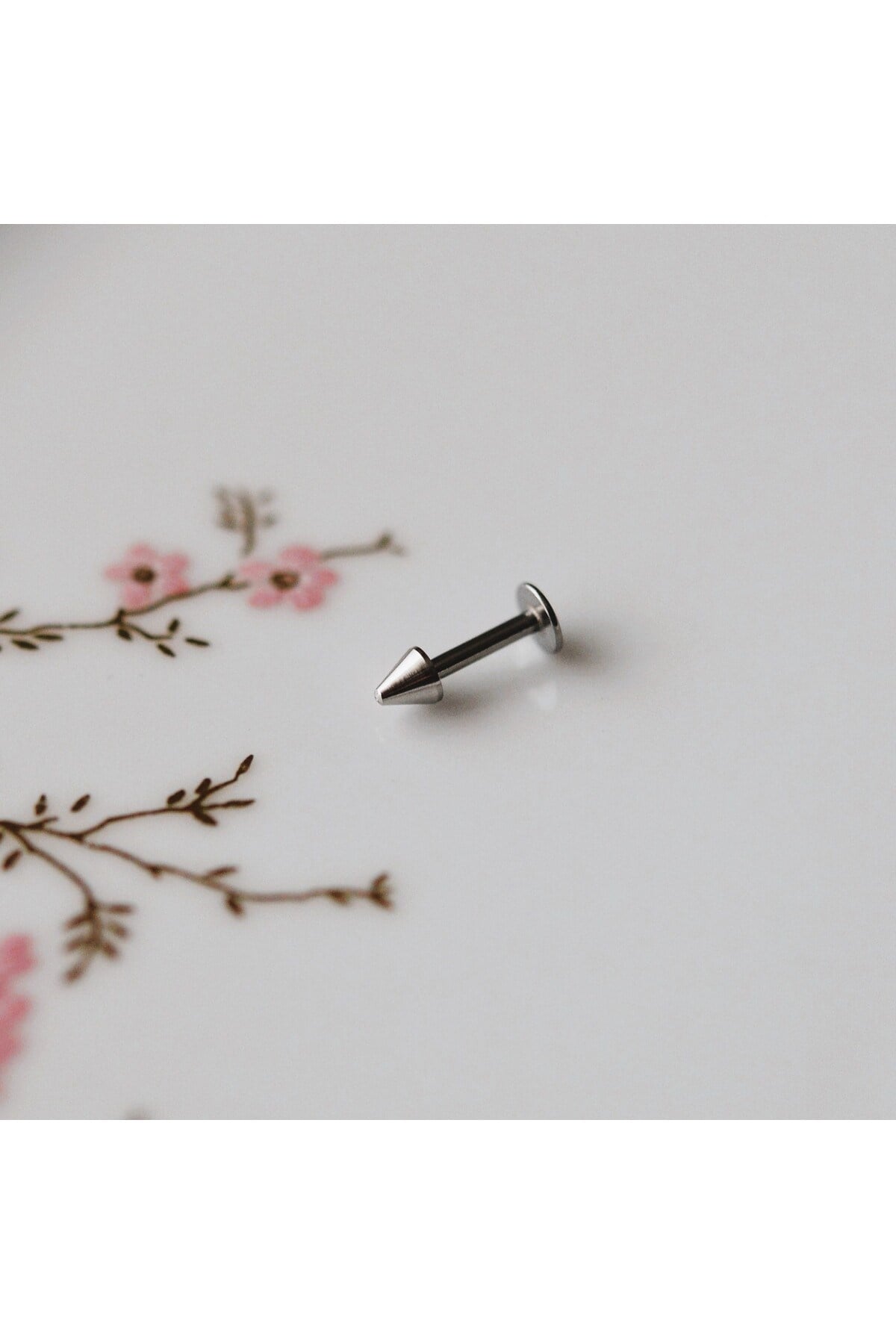 Cerrahi Çelik Sivri Uçlu Tragus Piercing Helix Kıkırdak 6 mm Gümüş Renk