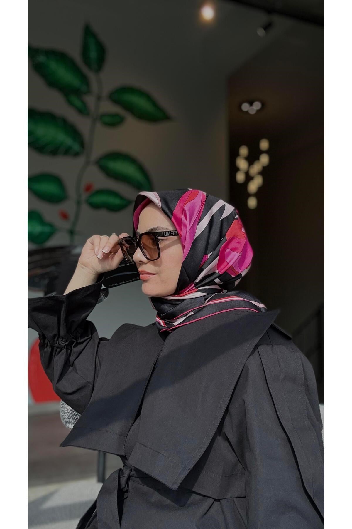 2025 Desenli Saf İpek Twill Eşarp 9302-82