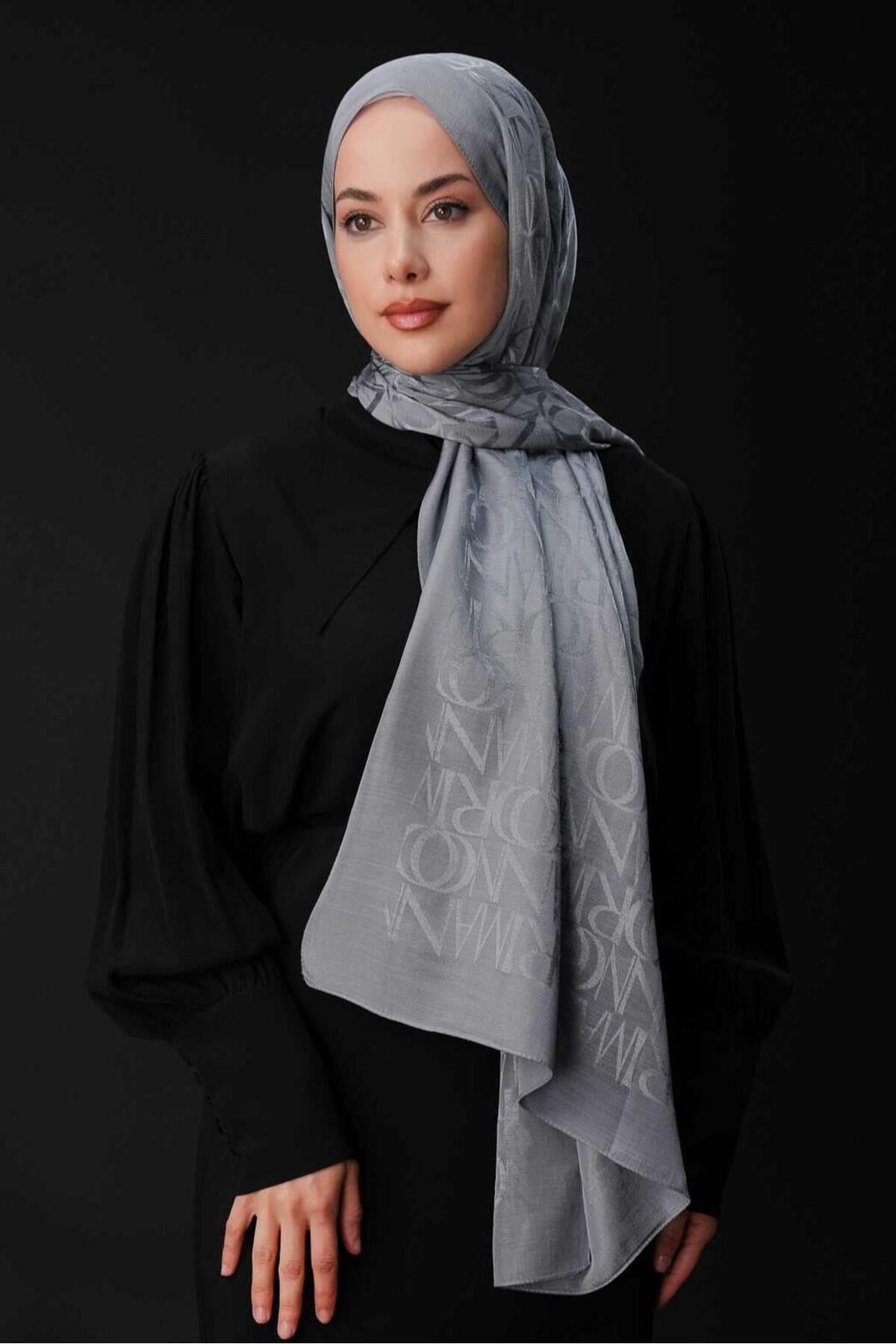 3046 İmza Monogram Shiny Jakar Şal 70x200
