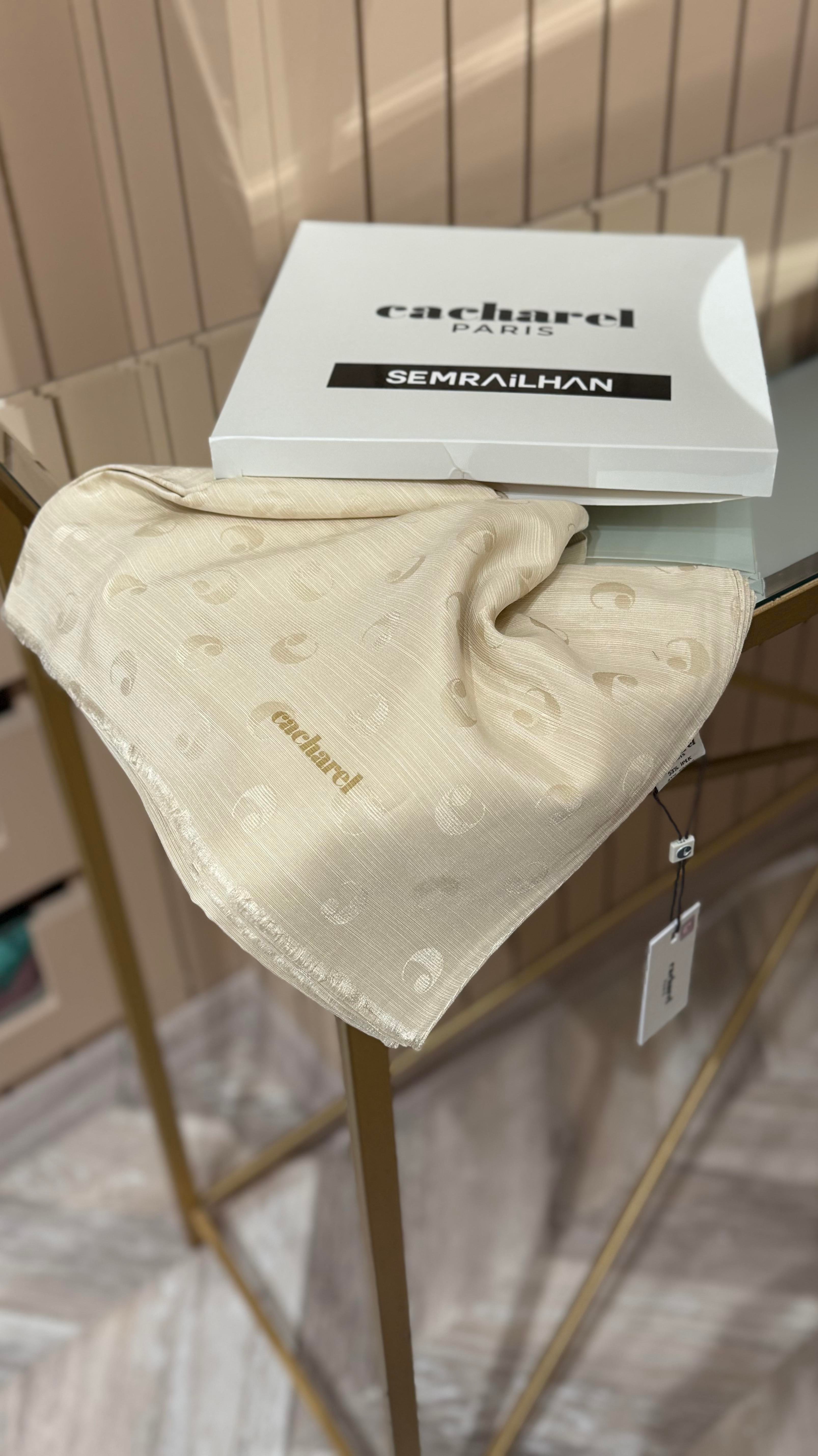 B.Cacharel Logolu İpek Koton Jakar Etol Şal Krem