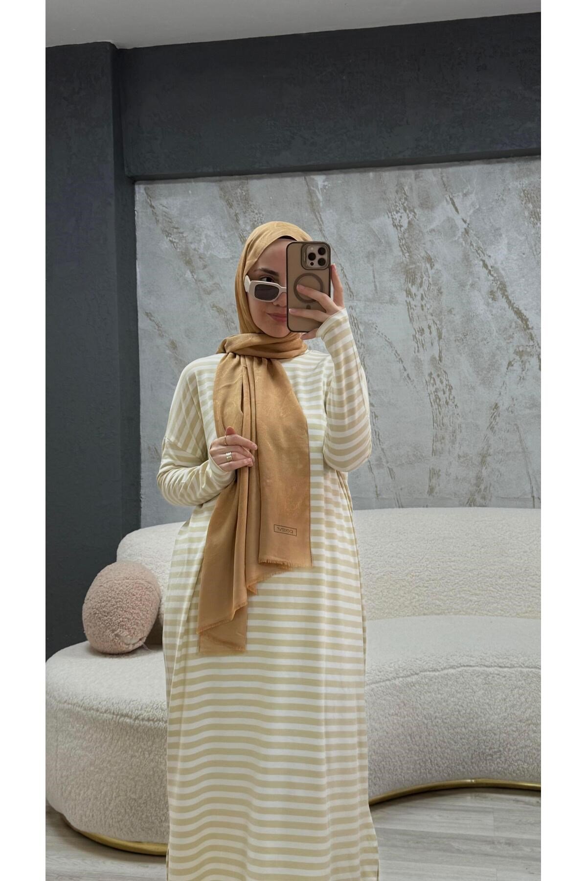 Çizgili Oversize Elbise Krem